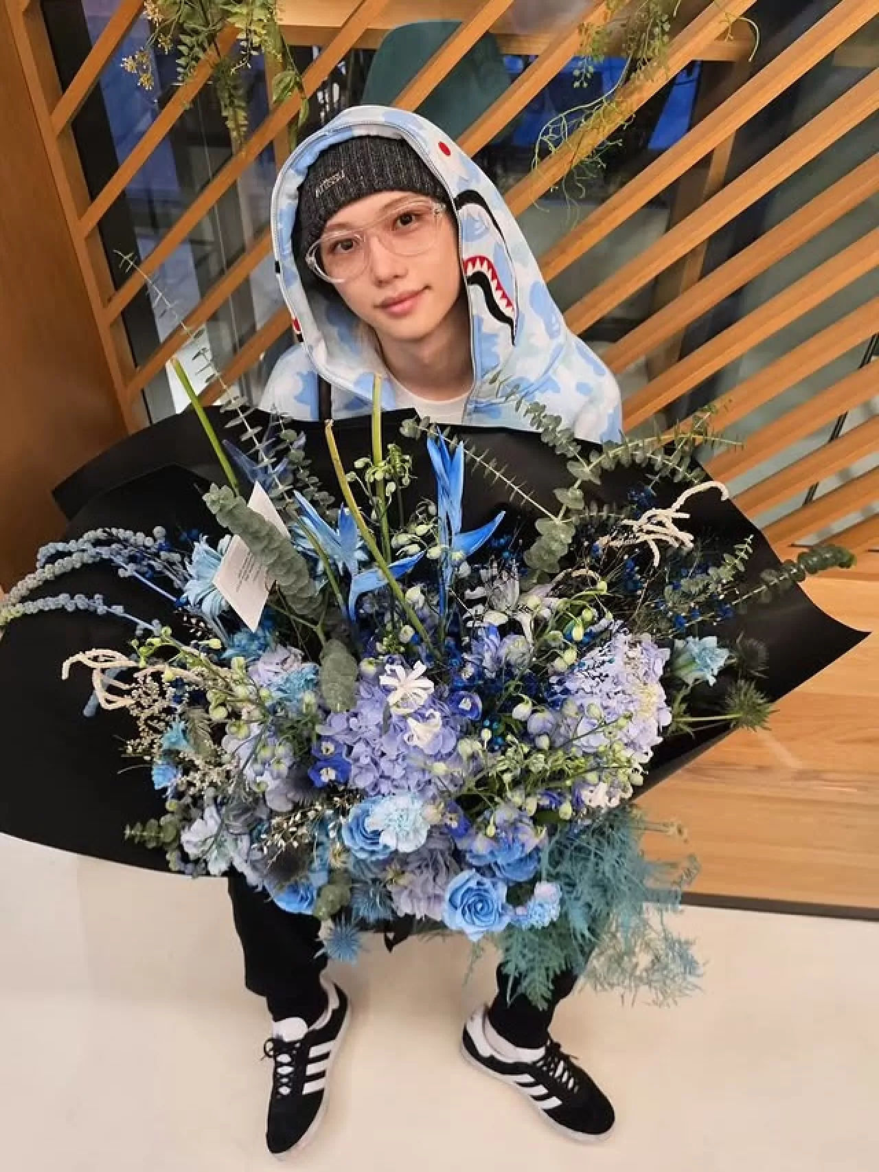 Stray Kids Üyesi Felix, Adidas'tan Gelen Özel Hediyeyi Sosyal Medyada Paylaştı