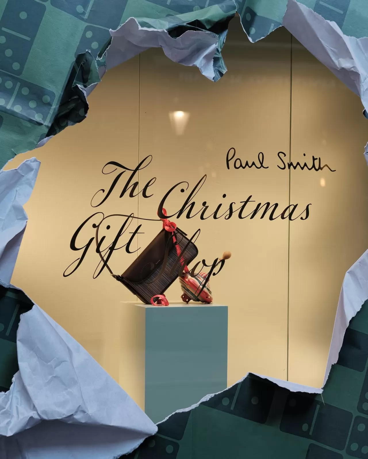 Albemarle Sokağı'nda Paul Smith'in Noël Temalı Pop-Up Mağazası Açıldı