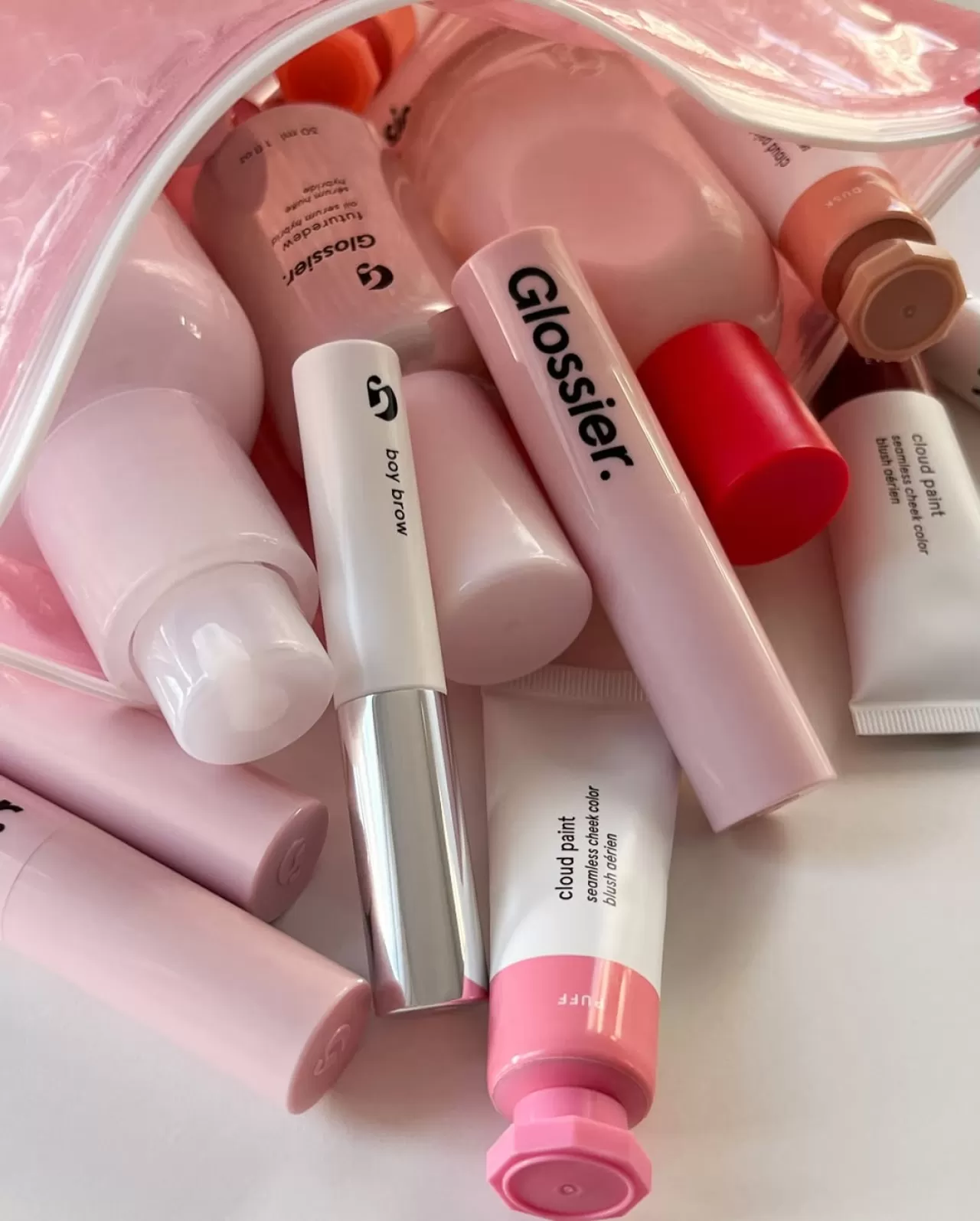 Glossier Yılın En Büyük İndirimini Bir Gün Daha Uzattı