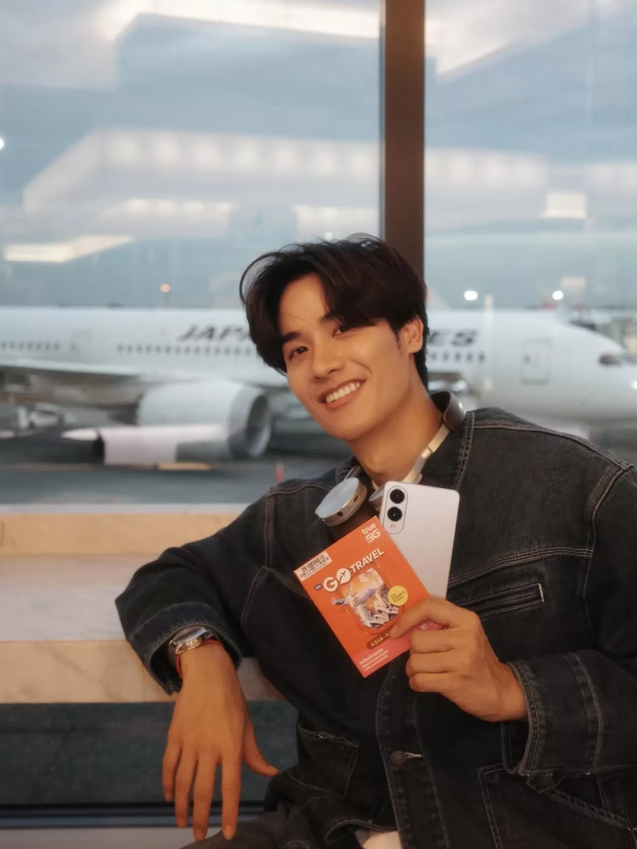 Taylandlı Oyuncu Tawan Vihokratana, Seyahat İletişimi İçin True-dtac'ın GO Travel SIM'ini Tercih Ediyor