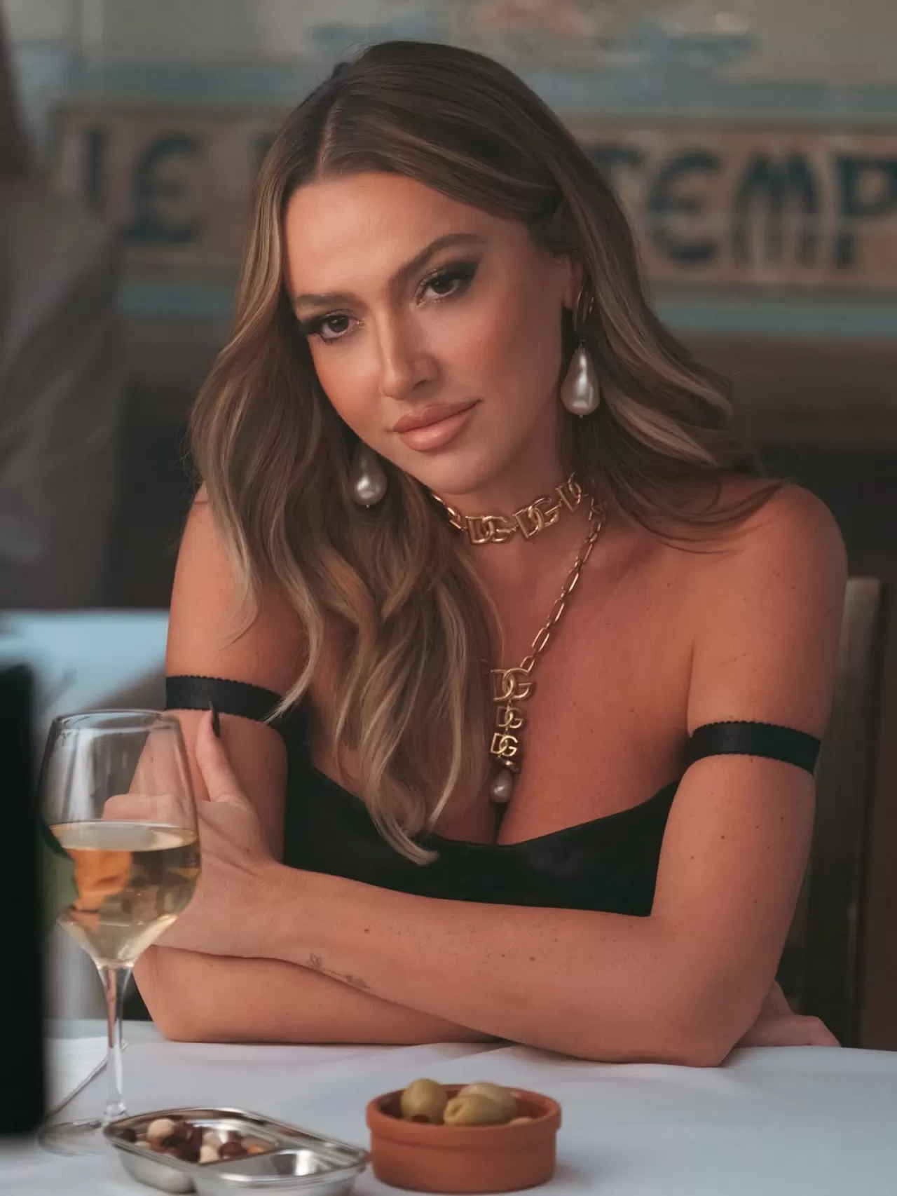 Hadise'nin Derdim Şarkısının Backstage Videosu Yayınlandı