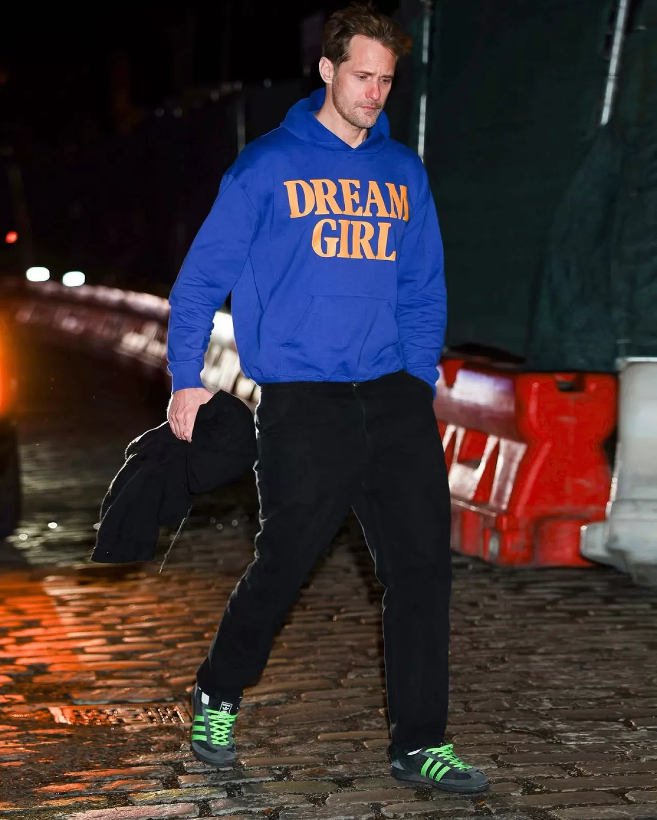 Alexander Skarsgård, New York'ta Sokak Modası ile Dikkat Çekti