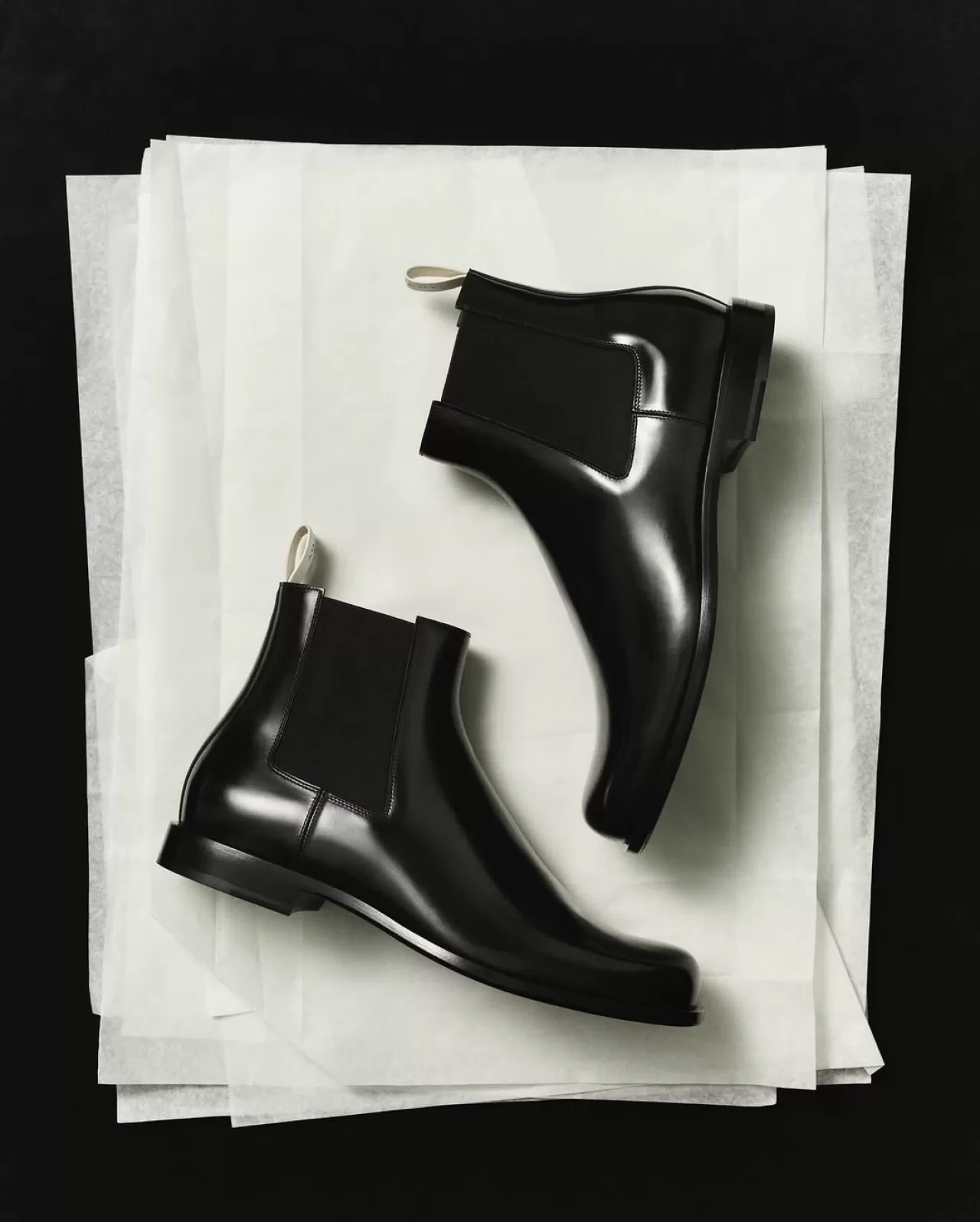 Givenchy, Sarah Burton Yönetiminde The Tux Chelsea Botunu Tanıttı