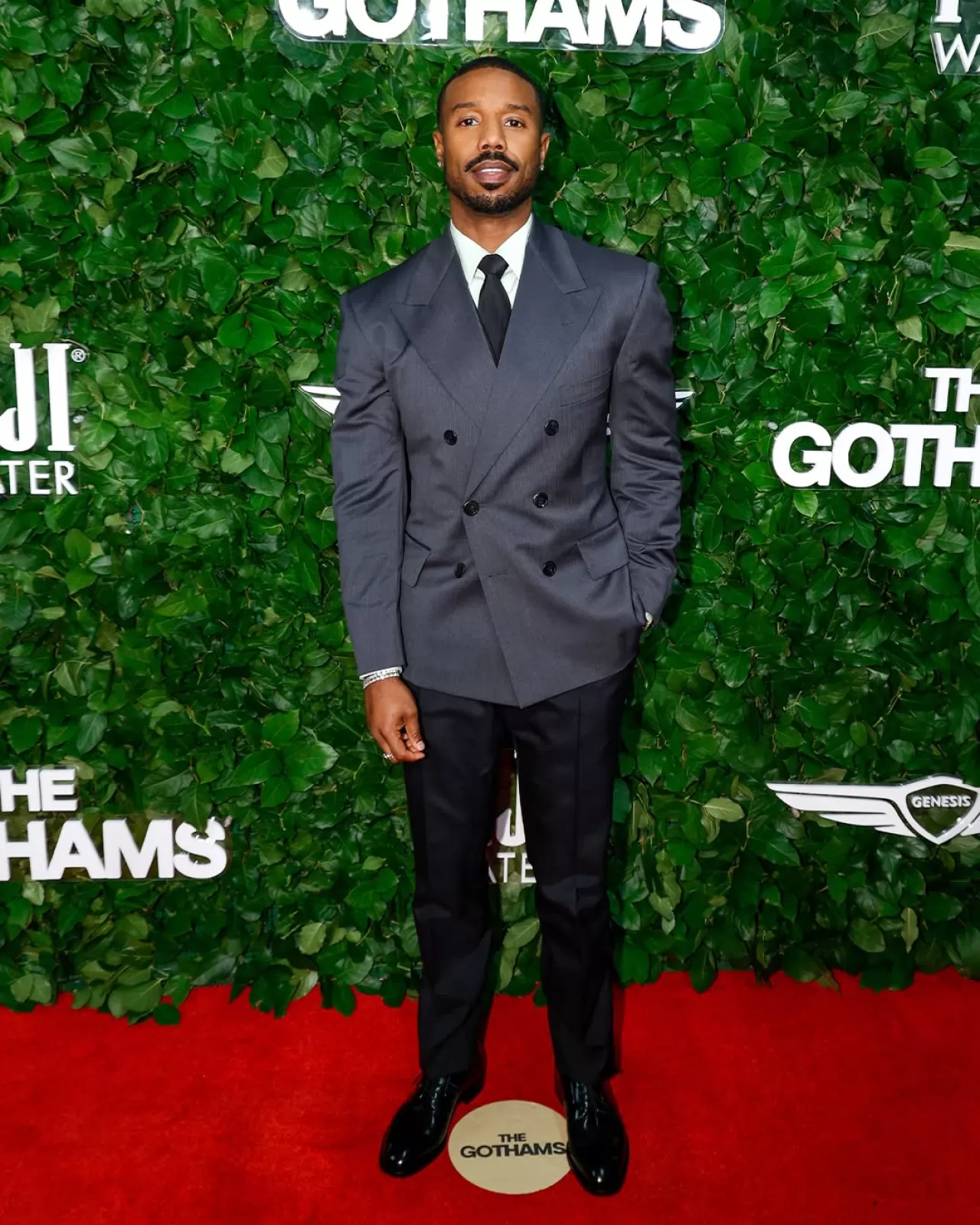 Gotham Ödülleri'nde Prada Rüzgarı: Michael B. Jordan, Zoey Deutch ve Jayme Lawson'dan Şıklık Yorumları