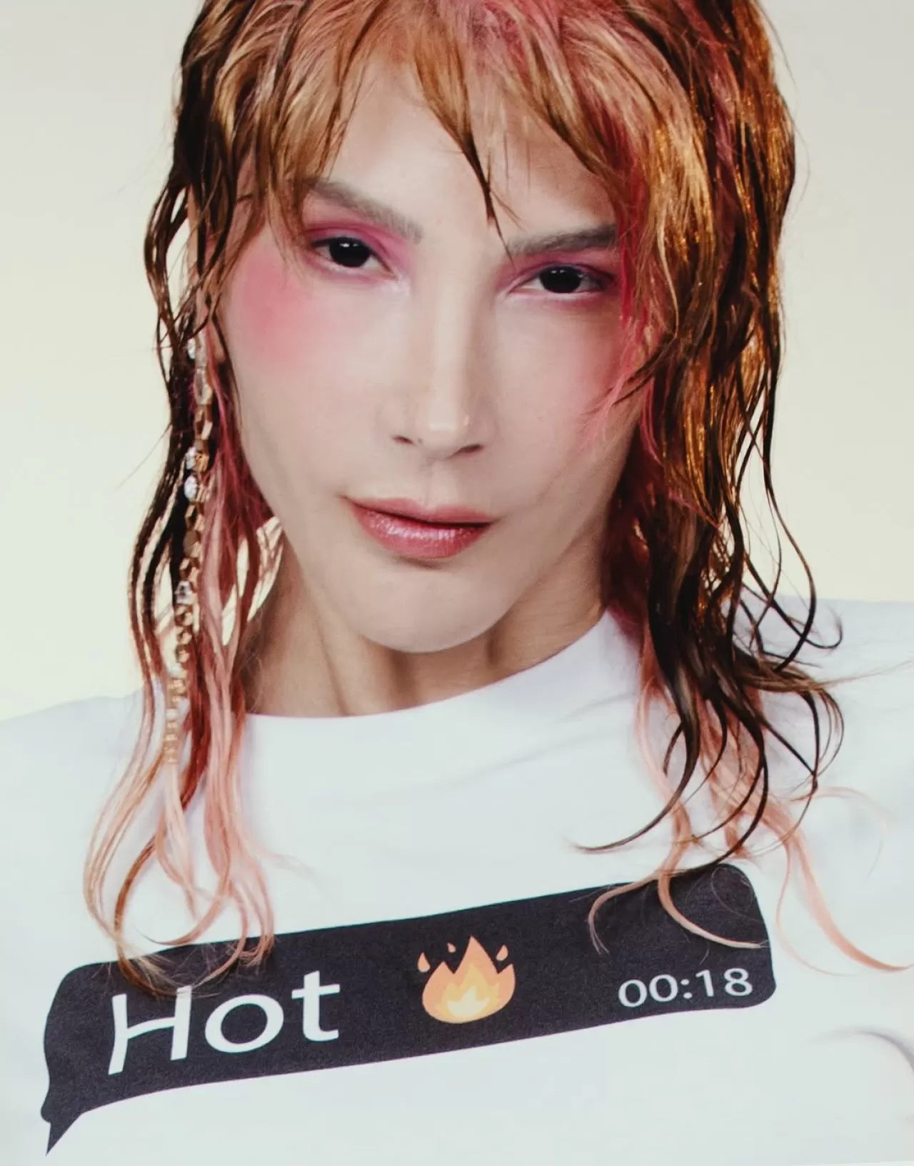 Hande Yener, Yeni Projesi İçin Özenle Hazırlanan Ekibiyle Dikkat Çekti