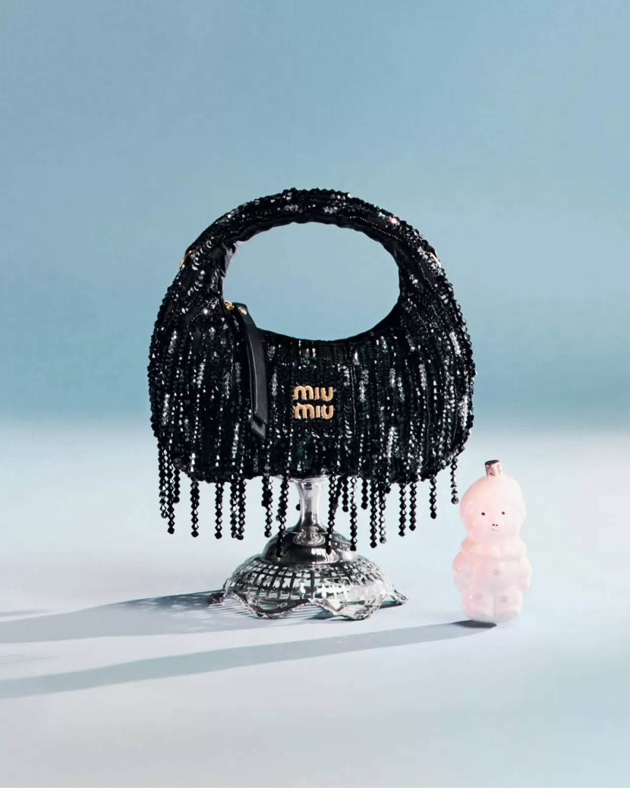 Miu Miu Holiday Koleksiyonu'nda Wander Çantası Öne Çıkıyor