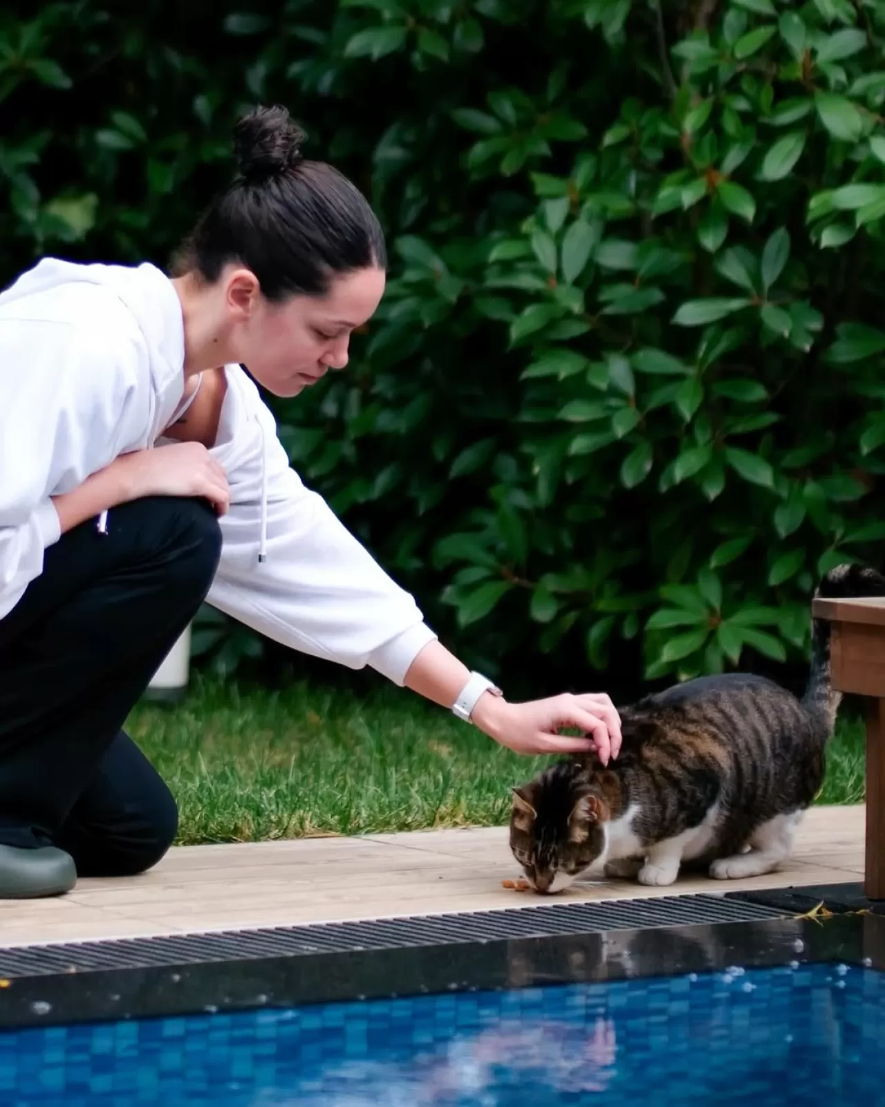 Hazal Subaşı, Seyahatlerinde Güvenliği Akıllı Etiket ile Sağlıyor