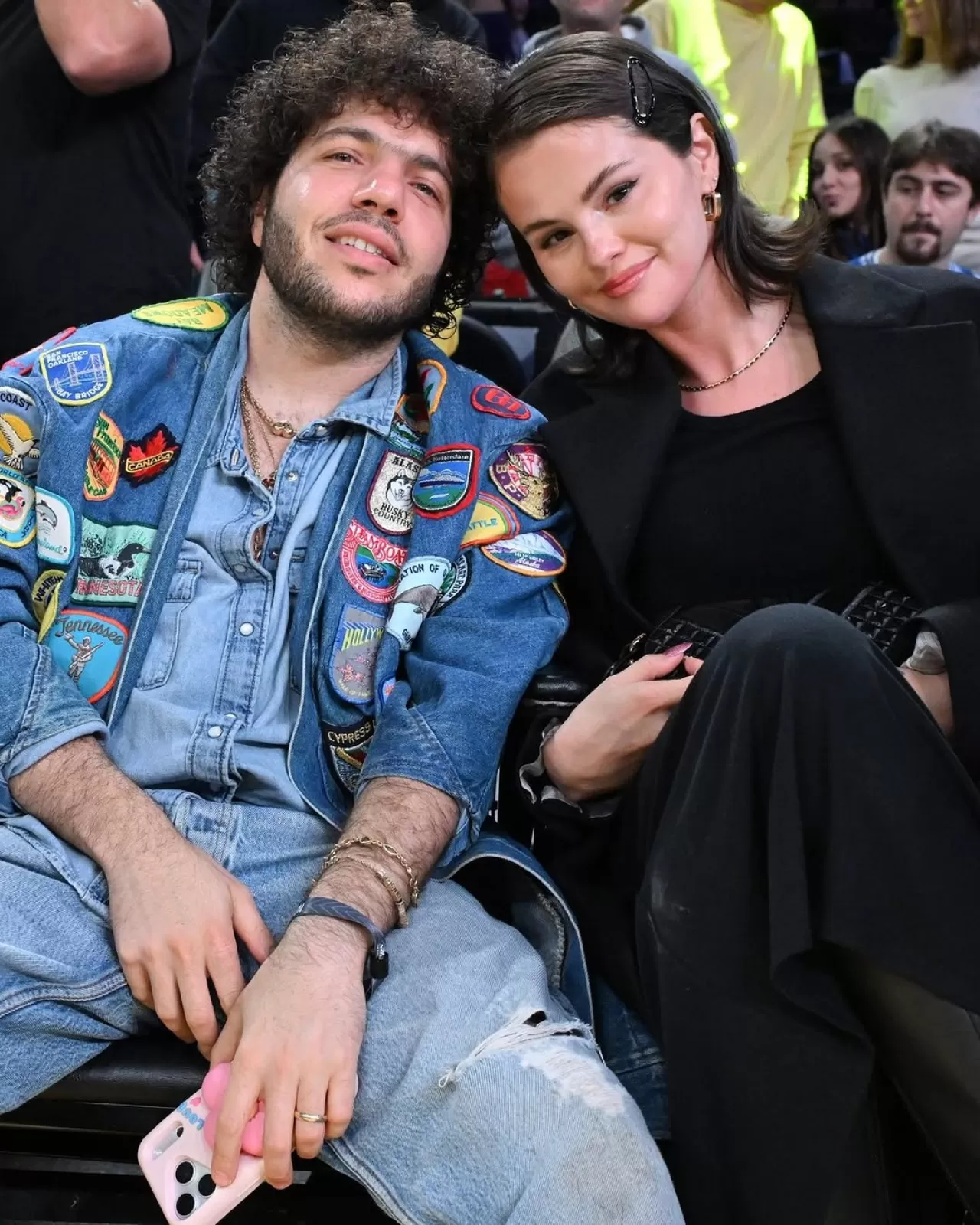 Selena Gomez ve Benny Blanco NBA Maçında Görüntülendi
