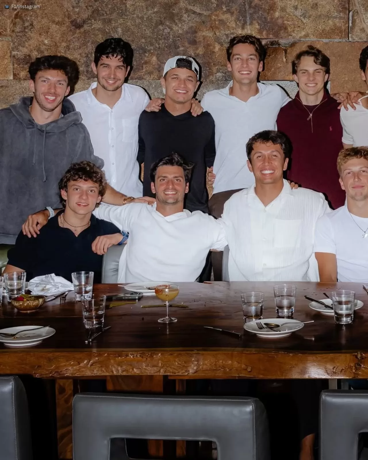 Formula 1 Pilotları Sezon Finali Öncesi Geleneksel Akşam Yemeğinde Bir Araya Geldi