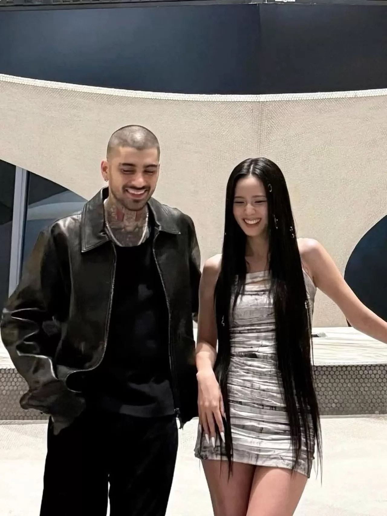 JISOO ve Zayn Malik Düeti 'EYES CLOSED', 200 Bin Shazam Sayısına Ulaştı