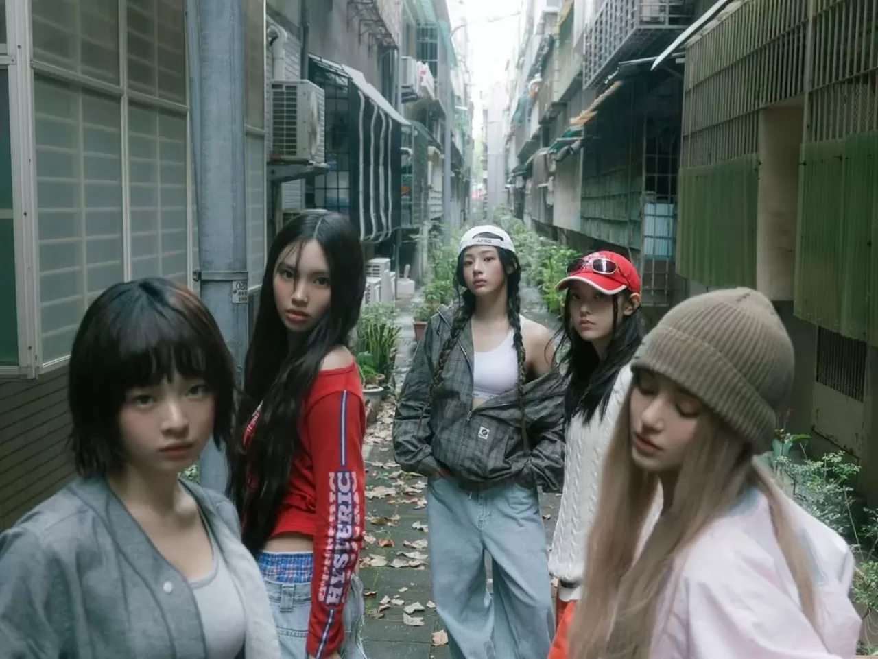 Rolling Stone Listesinde NewJeans Dominansı: 2025'te K-Pop Grupları Listeye Giremedi