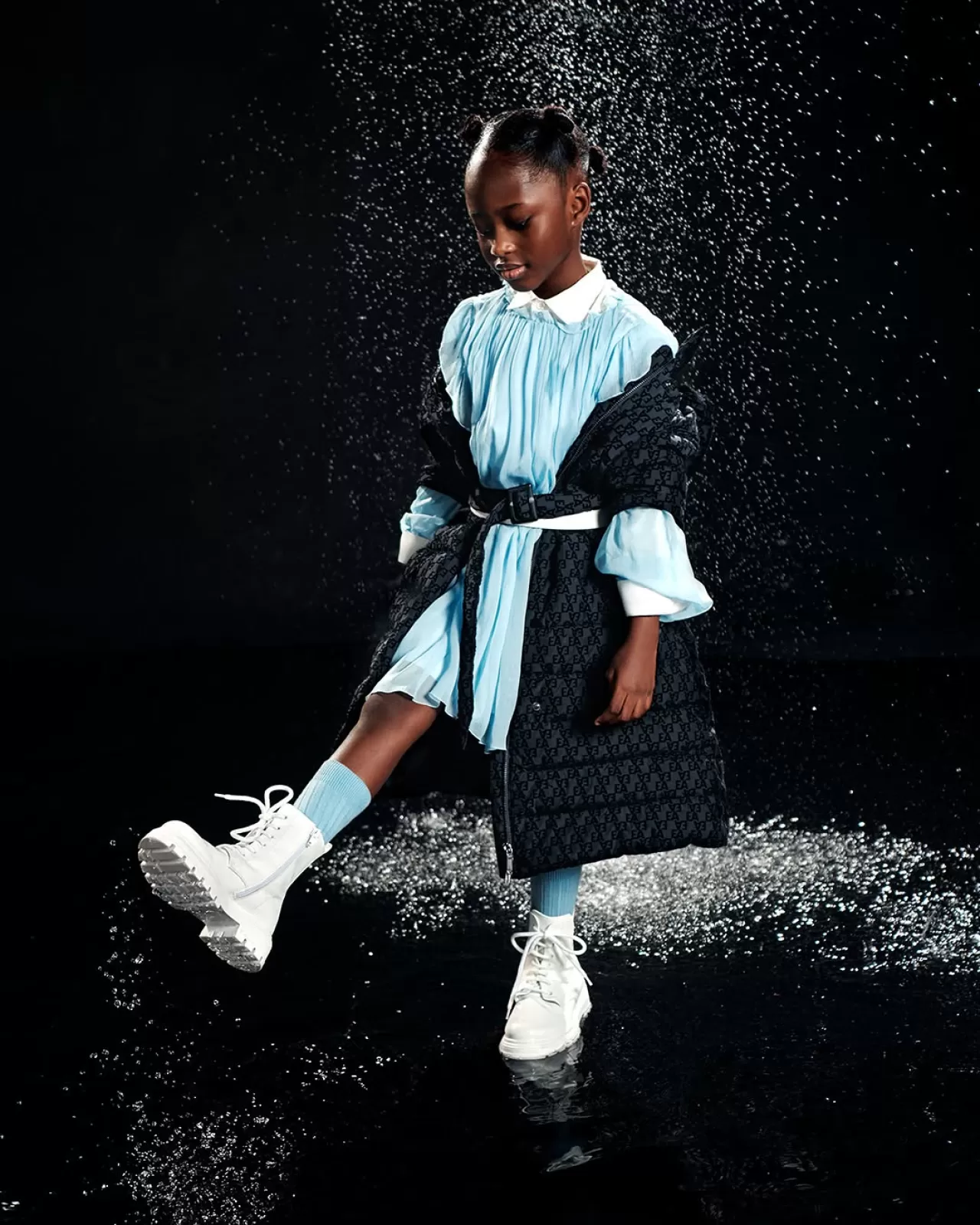 Emporio Armani, 2025 Sonbahar-Kış Koleksiyonu'nun Tanıtımını Gerçekleştirdi