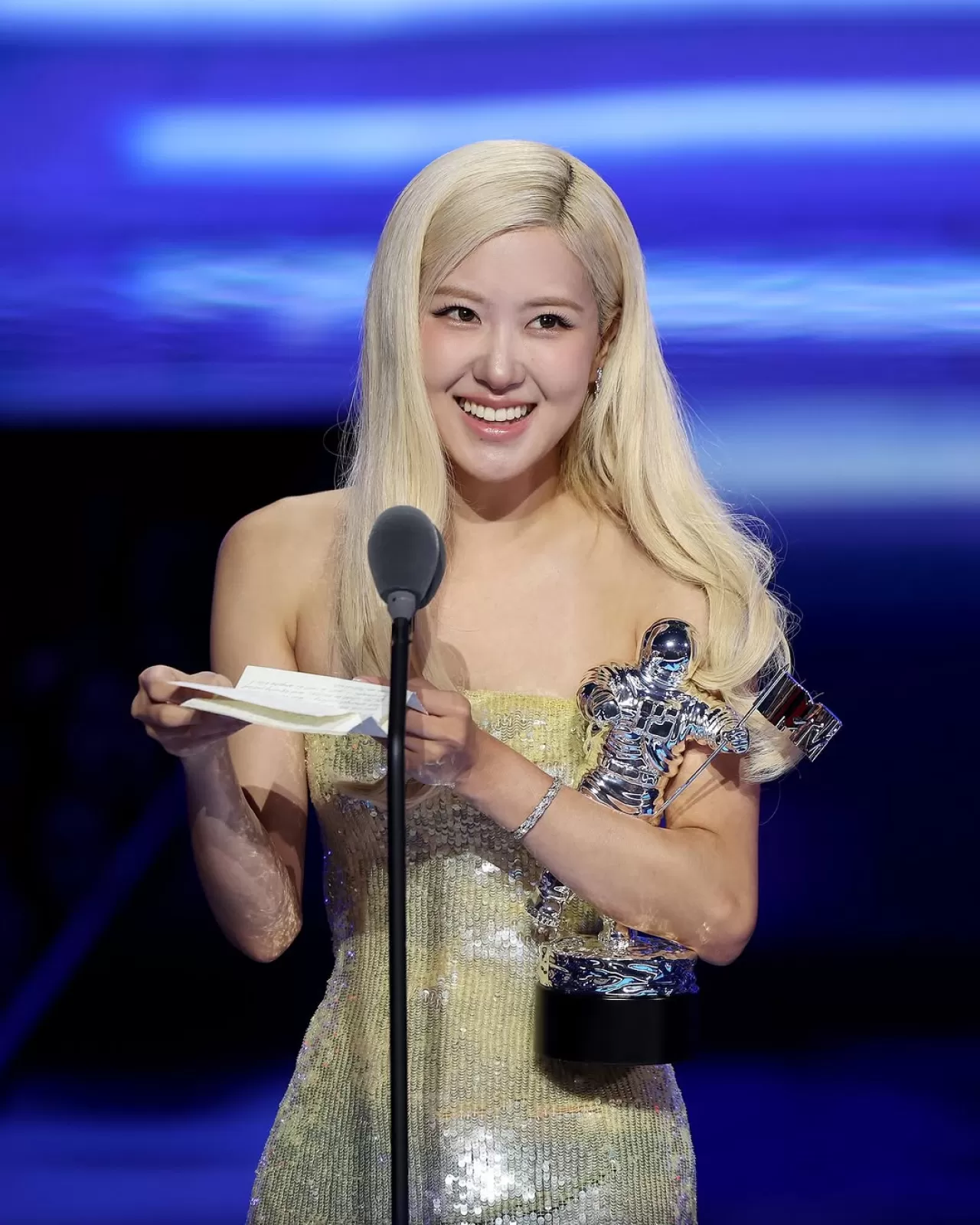 Rosé'nin Solo Çıkışının Yıldönümü Kutlanacak