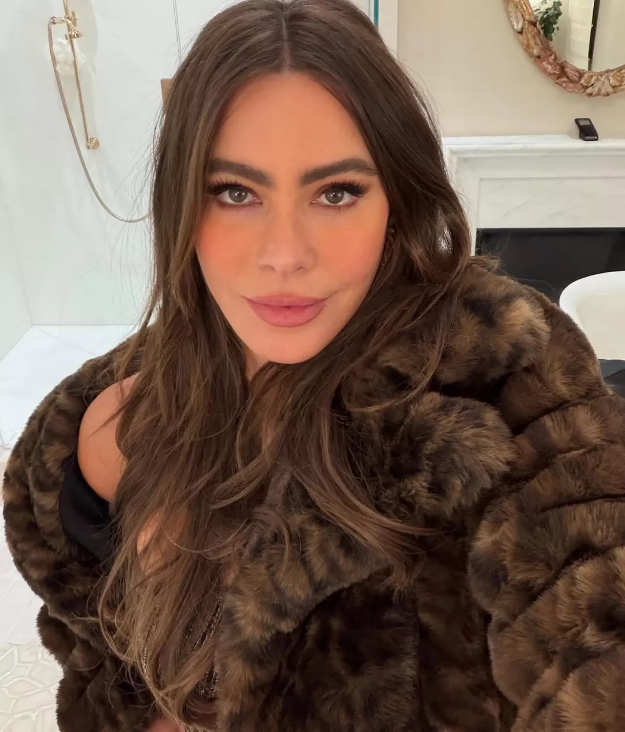 Sofia Vergara'dan Walmart İş Birliği: Moda ve Erişilebilirlik Buluştu