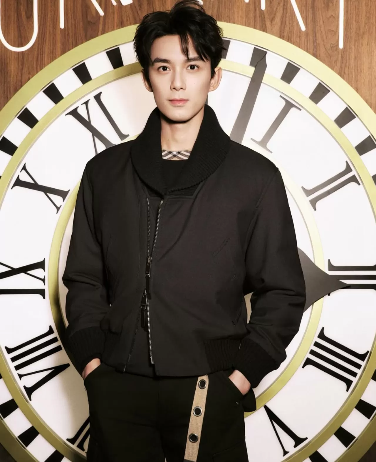 Burberry, Pekin'de Açılan Buz Pateni Pop-Up'ını Marka Elçileri ve Konuklarla Kutladı