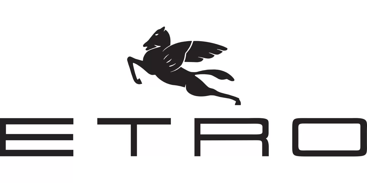 Etro, 2025 Tatil Koleksiyonu ile Geceye Yeni Bir Soluk Getiriyor