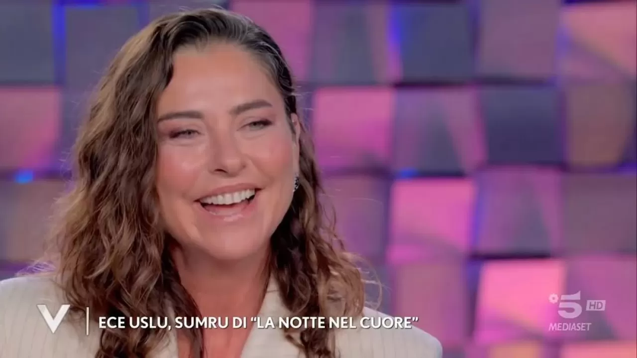 Ece Uslu'nun 'Siyah Kalp' Dizisi ve Sumru Karakteri İtalya'da Büyük İlgi Görüyor