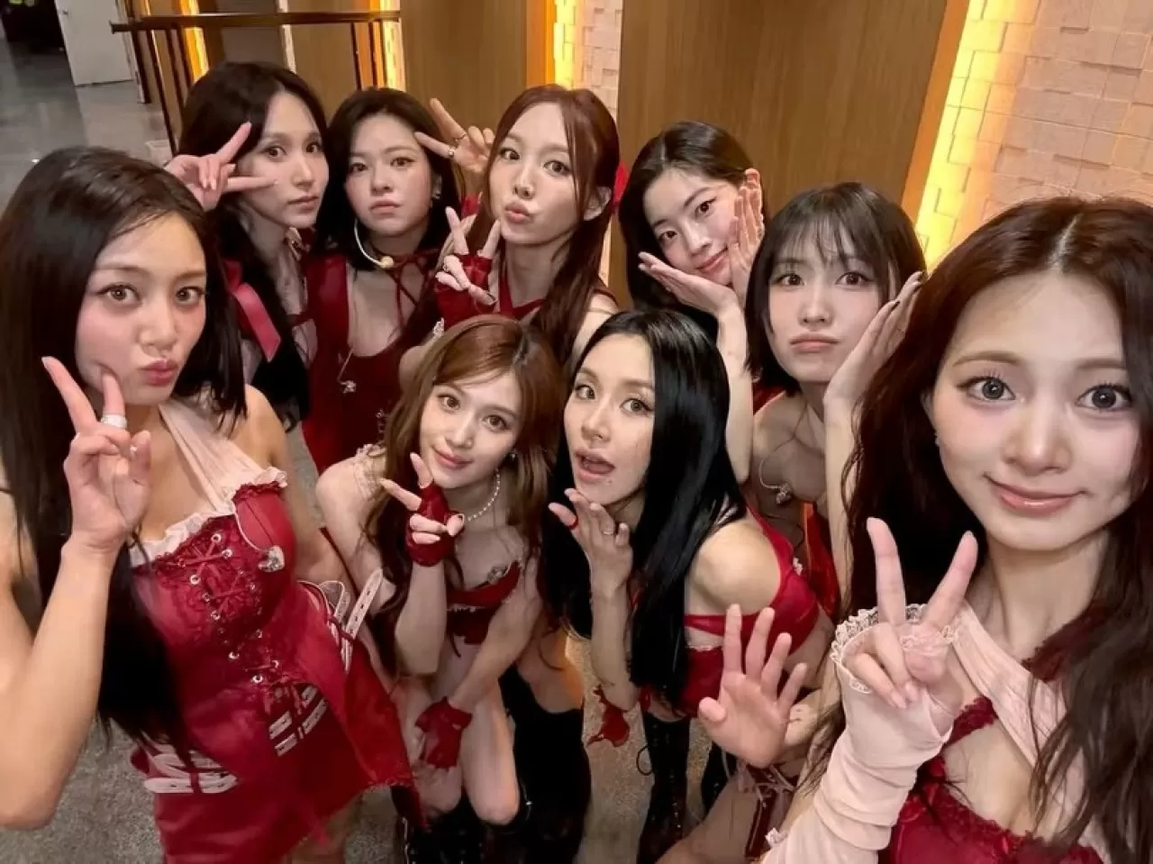 TWICE, Japonya'nın En Büyük Stadyumunda Konser Veren İlk K-Pop Grubu Olarak Tarihe Geçiyor