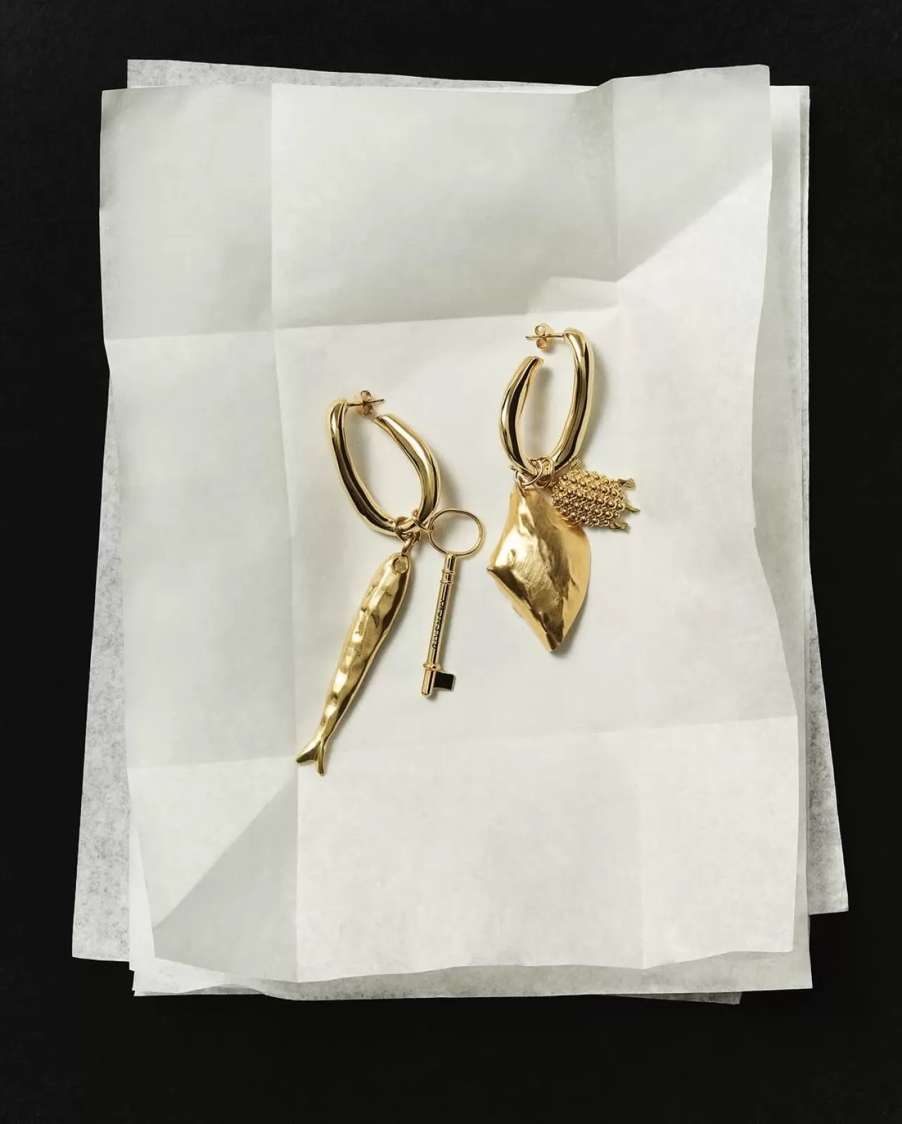 Givenchy, Sarah Burton Yönetiminde Aksesuar Koleksiyonunu Tanıttı