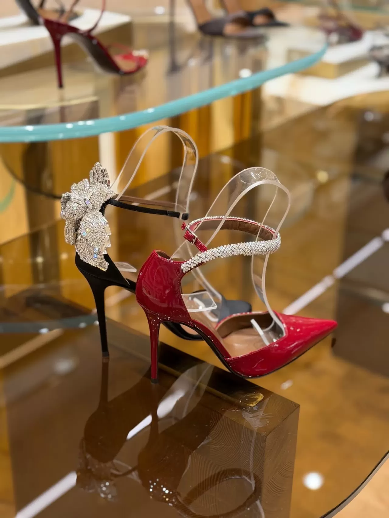 Beymen, Giuseppe Zanotti'nin İki Yeni Tasarımını Sundu