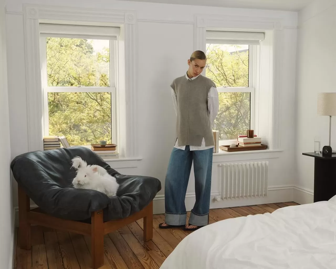 Helmut Lang'ın Tatil 2025 Koleksiyonu New Yorklular ve Evcil Hayvanlarına Odaklanıyor