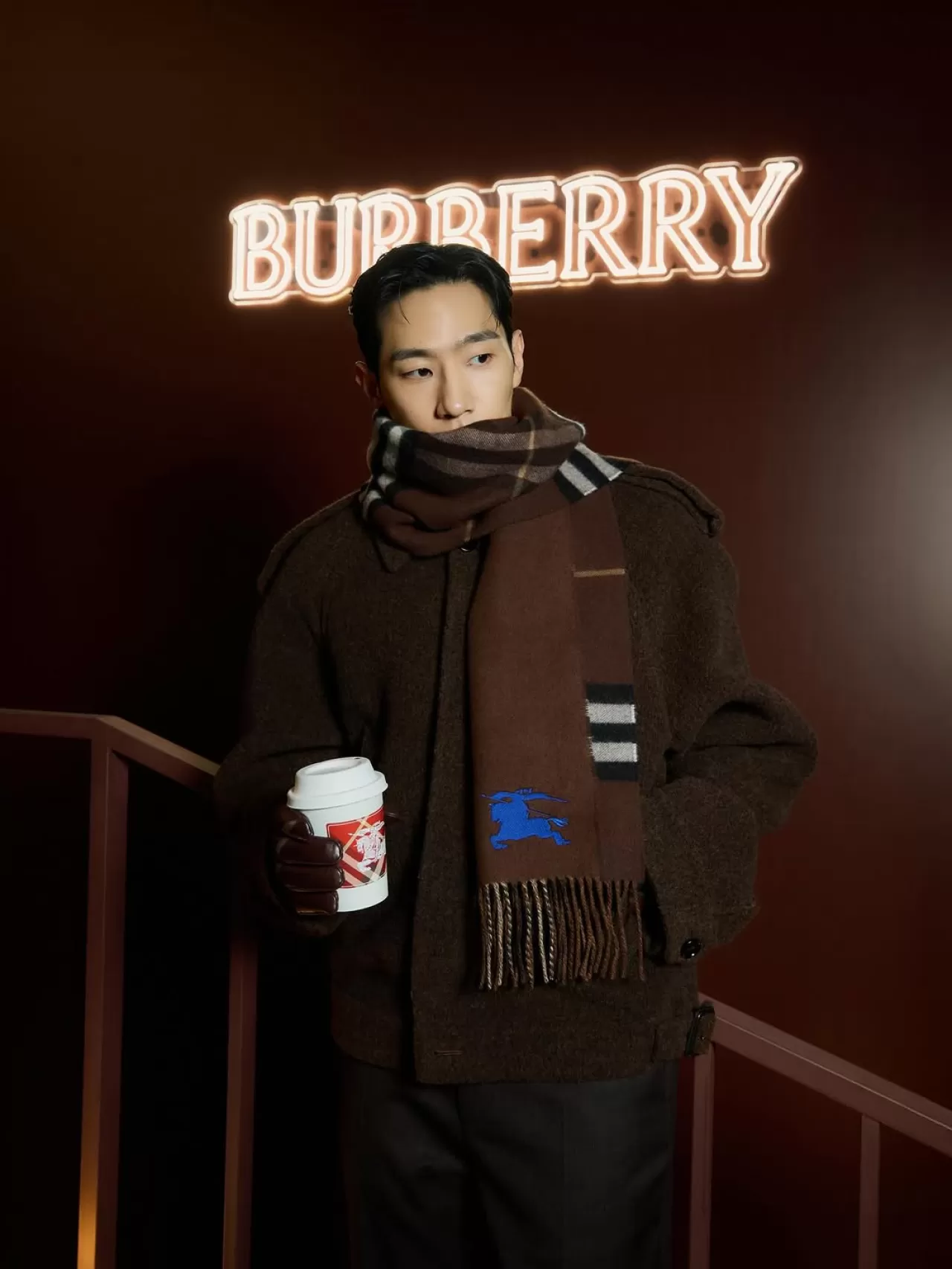 Burberry, Hanam-dong'da Festive Knight Bar'ı Açtı
