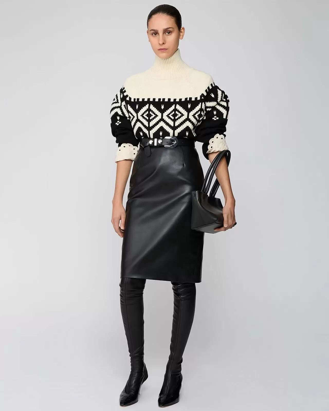 Altuzarra, 2026 Resort Koleksiyonu İçin İkonik Hamilton Kazakını Yeniden Yorumladı