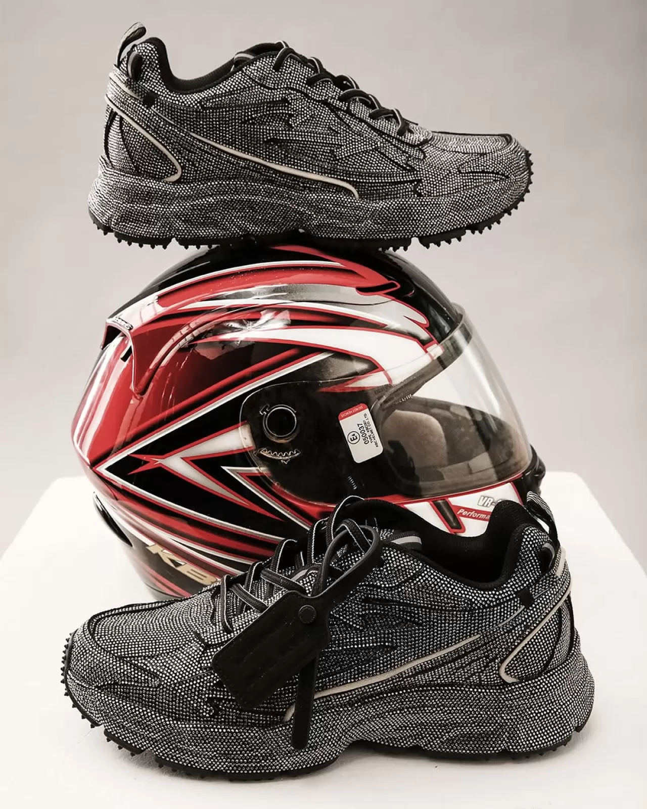 Off-White'dan Yeni 'Holiday Edit' Koleksiyonu Çevrimiçi ve Mağazalarda Satışa Sunuldu