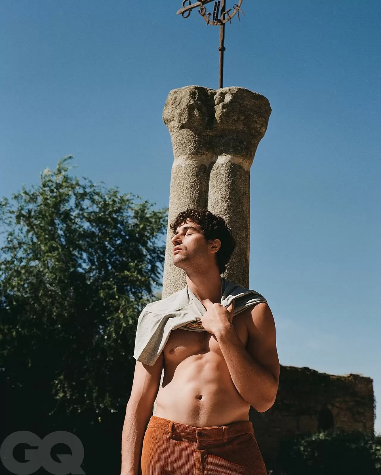 Agustín Della Corte: Disiplin ve Kırılganlıkla Örülü Bir Sanat Yolculuğu