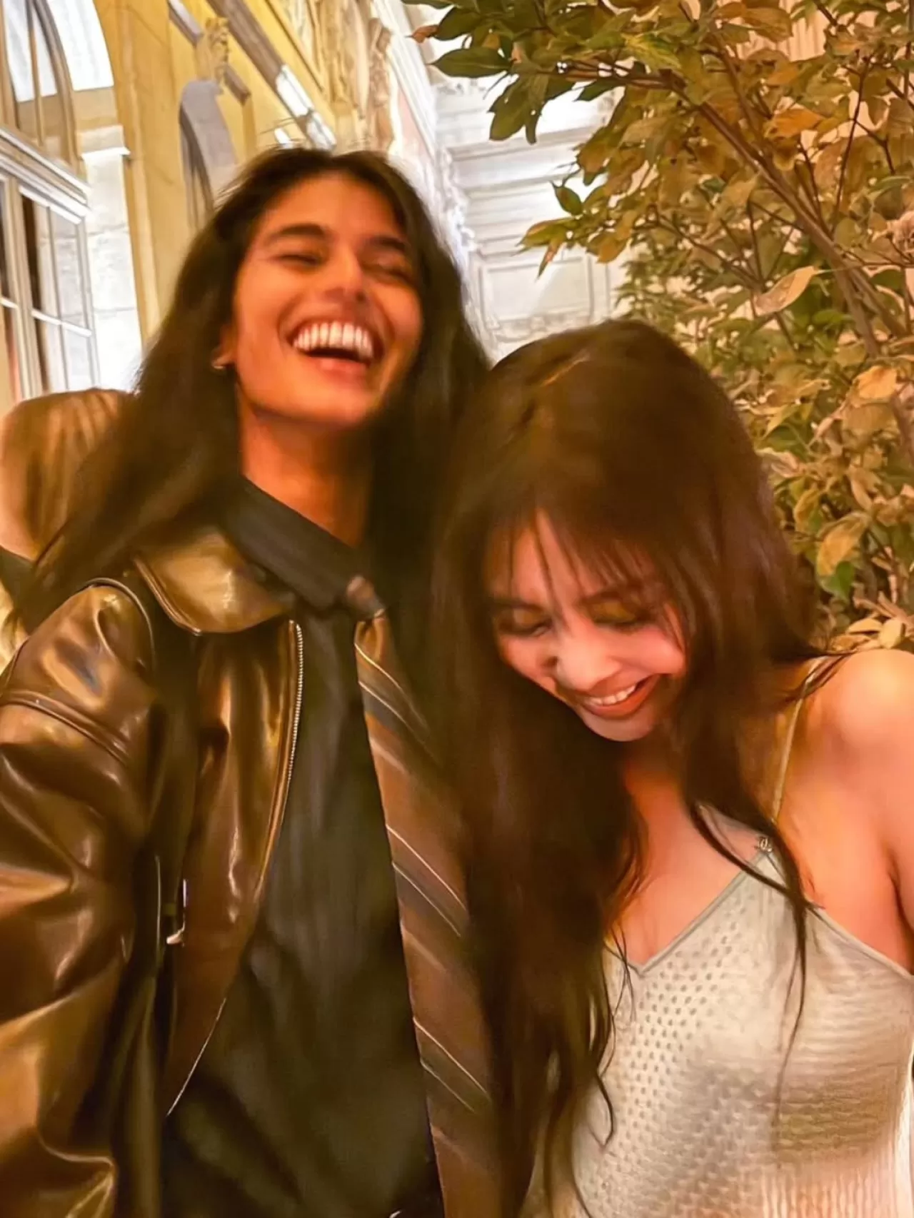 BLACKPINK'in Jennie'si, Hint Model Bhavitha Mandava ile Ananya Panday'ın Desteğiyle İstanbul Buluşmasında