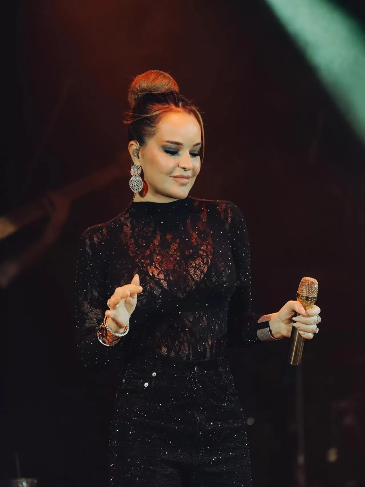 Bengü, KIYI İstanbul Jolly Joker'de Soldout Konser Verdi