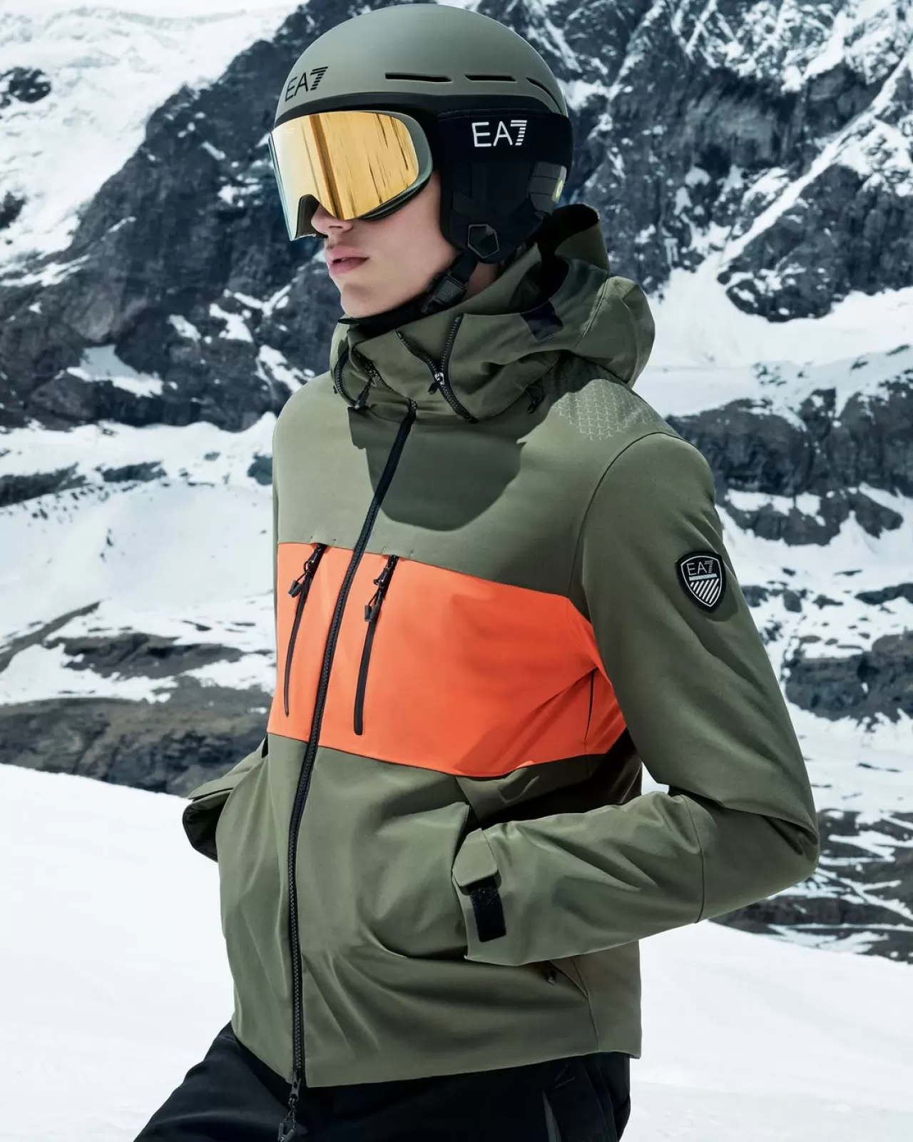 EA7 Emporio Armani, Kış 2025-26 Koleksiyonu ile Teknolojik Tasarımı Öne Çıkarıyor