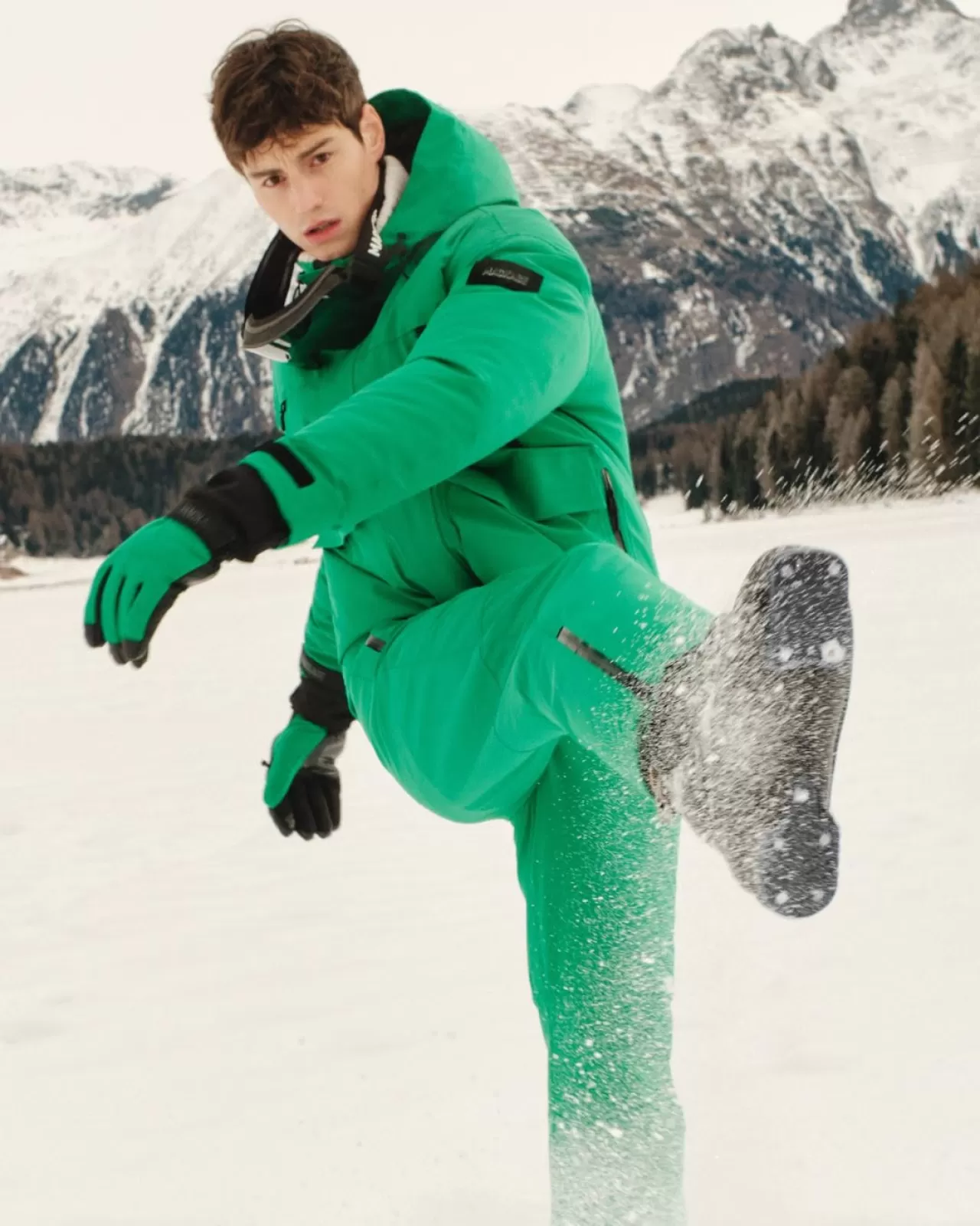 MACKAGE, Yüksek Rakımlı Kayak Kıyafetlerinde Teknoloji ve Konforu Bir Araya Getiriyor