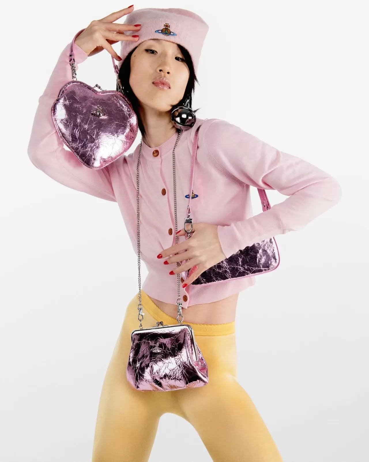 Vivienne Westwood'dan Yılbaşına Özel Metalin Parıltılı Çanta Koleksiyonu