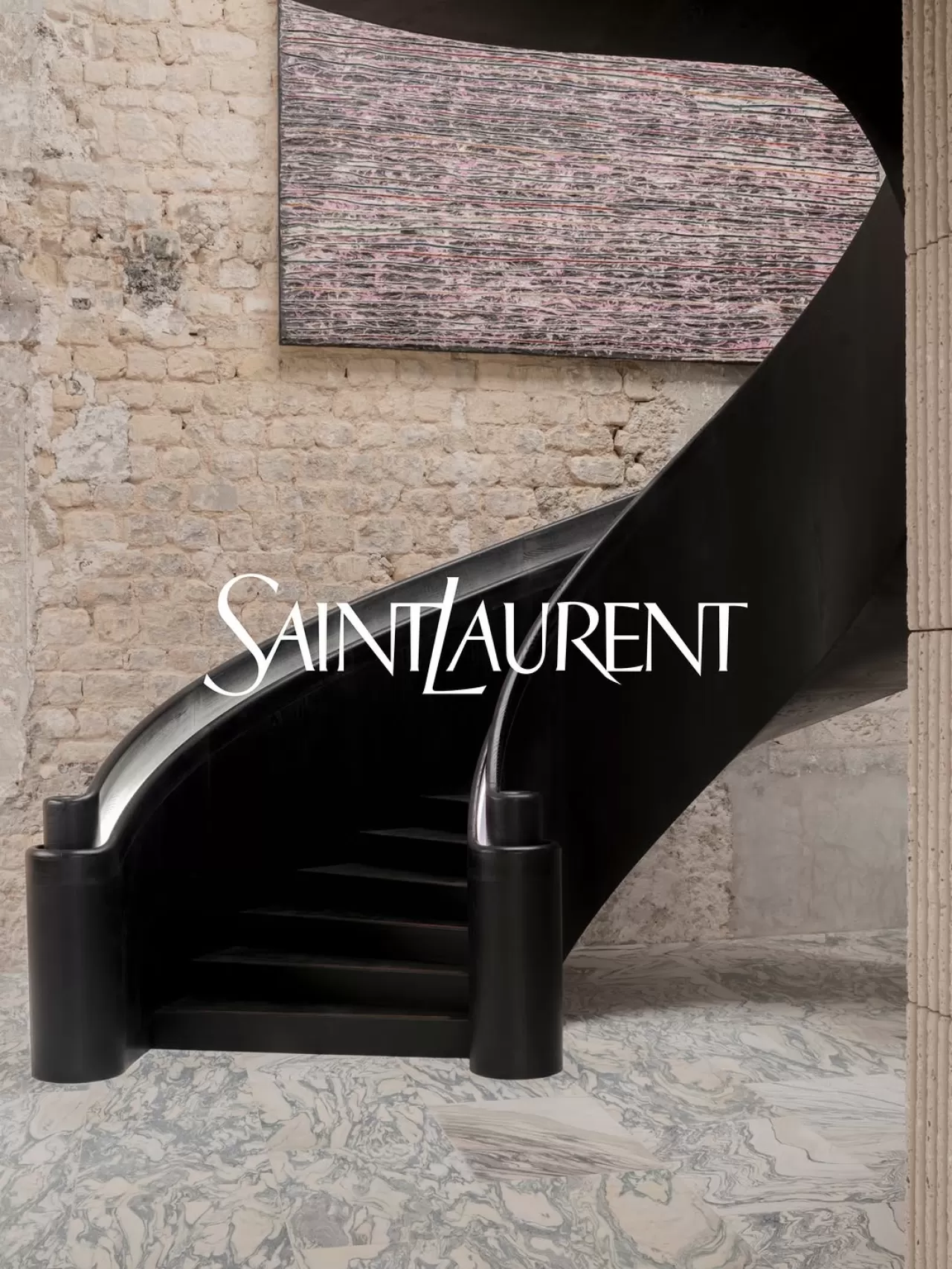 Saint Laurent'ın Montaigne Bulvarı'ndaki Yeni Butiği Mimari Bir Deneyim Sunuyor