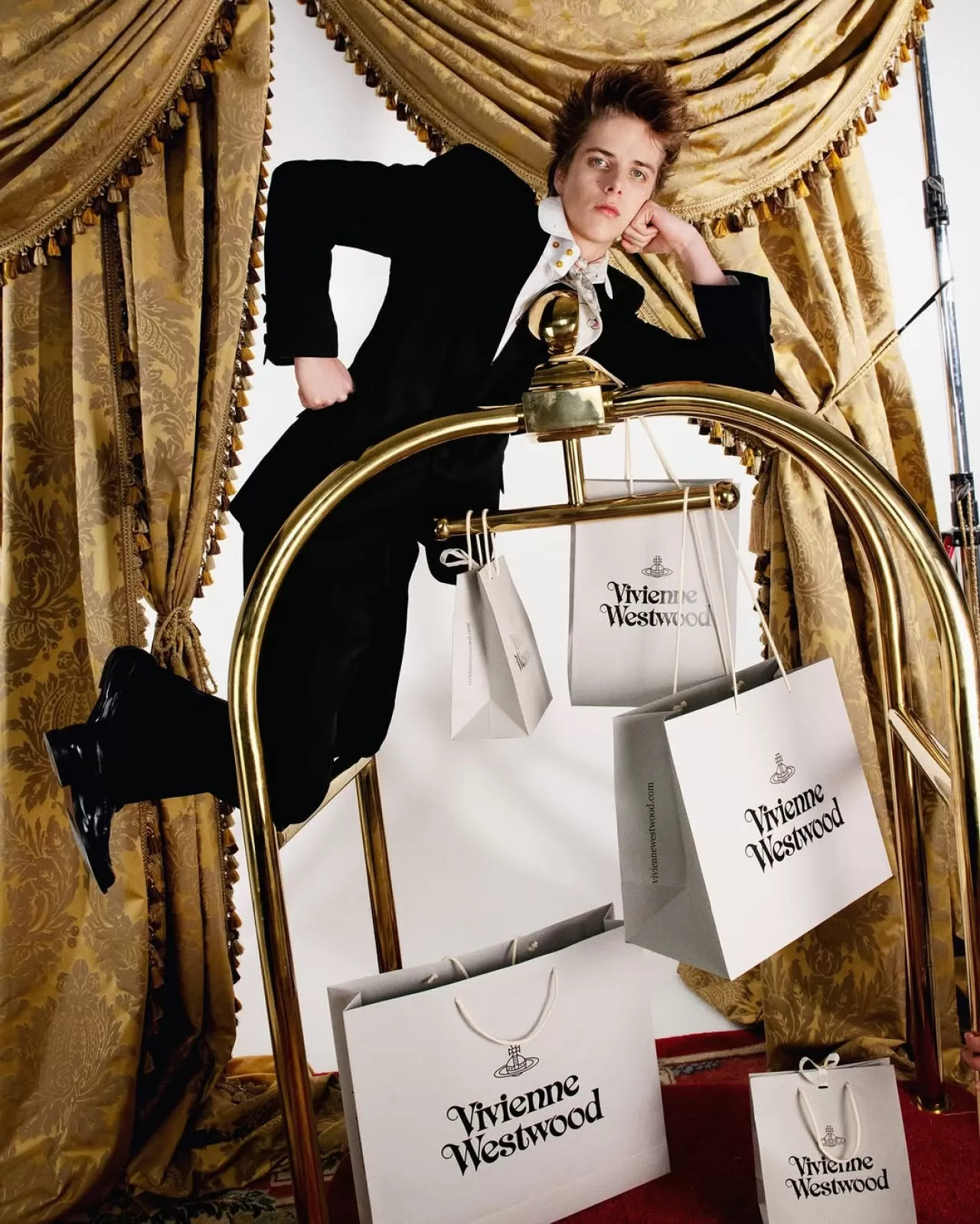 Vivienne Westwood'dan Yeni Sezon Stil ve Hediye Önerileri