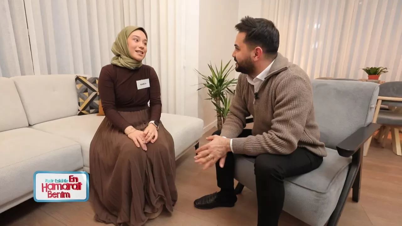 Kadir Ezildi'ye Anlamlı Hediye Takdimi