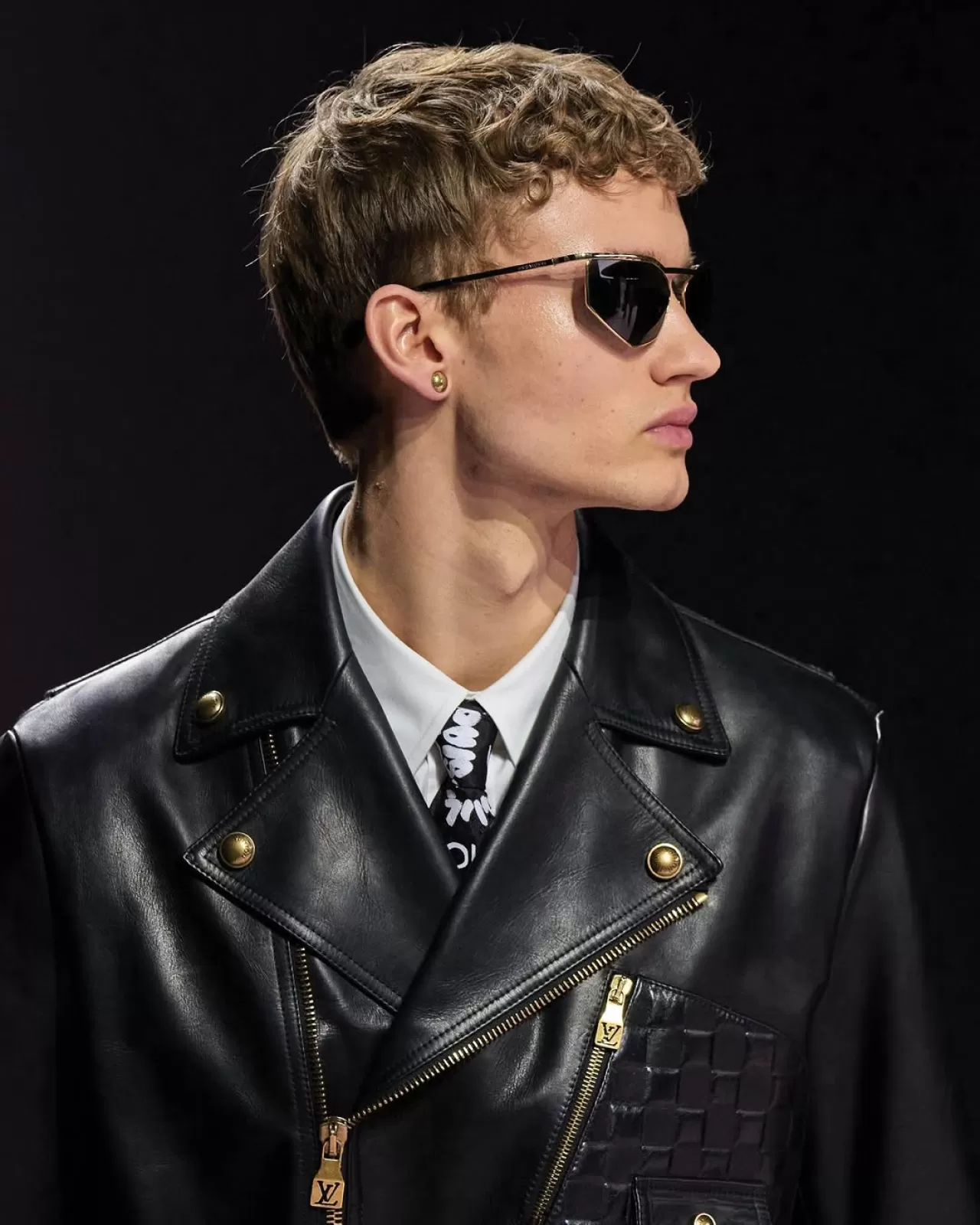 Pharrell Williams: Müziği Renklerle Gören ve Sesleri Dokunarak Hisseden Bir Sanatçı