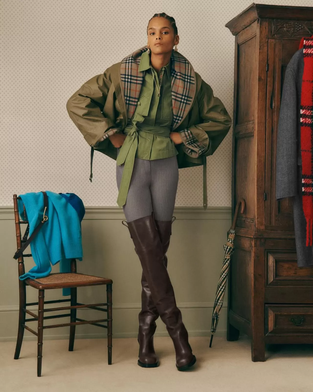 Burberry'nin İkonik Ceketi Yeni Bir Tasarım ile Geri Döndü