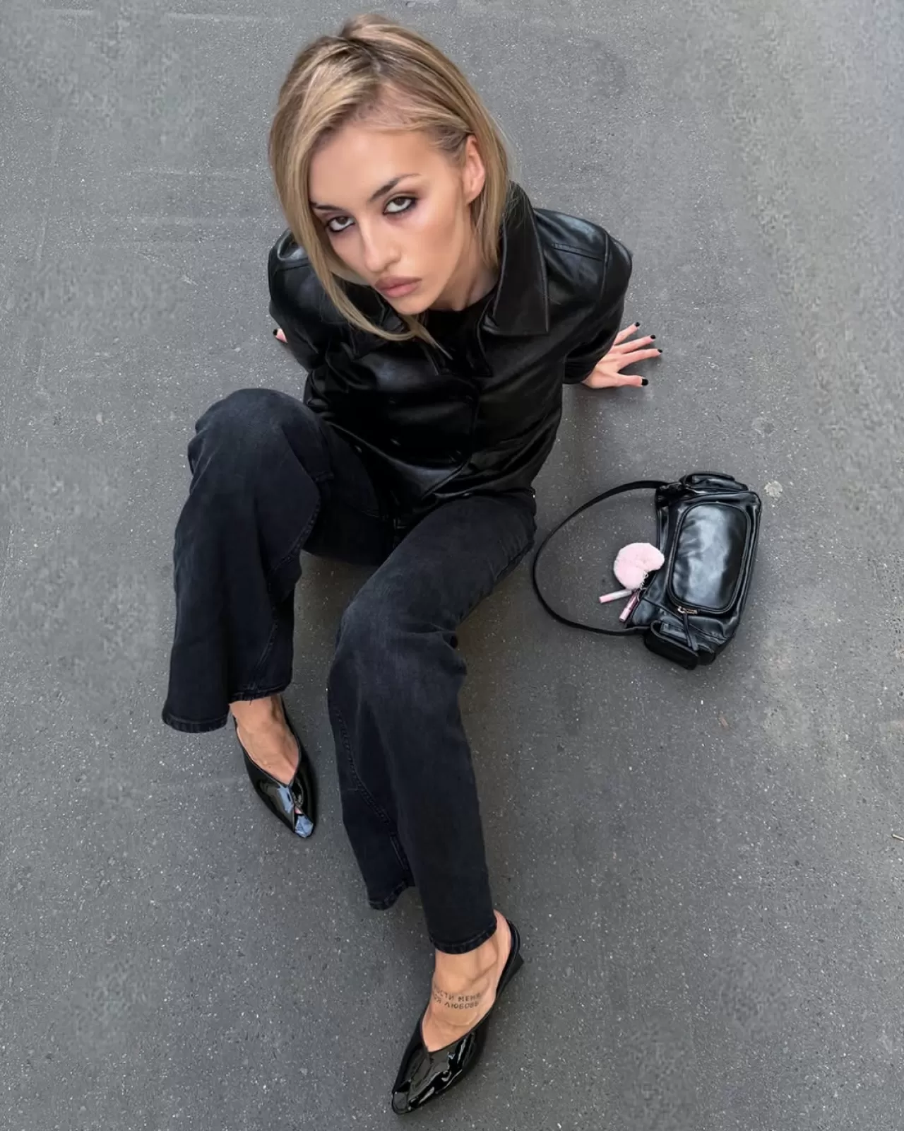 H&M, Vera Gundlach'ın Yüz Olduğu Yeni Güzellik Koleksiyonunu Tanıttı