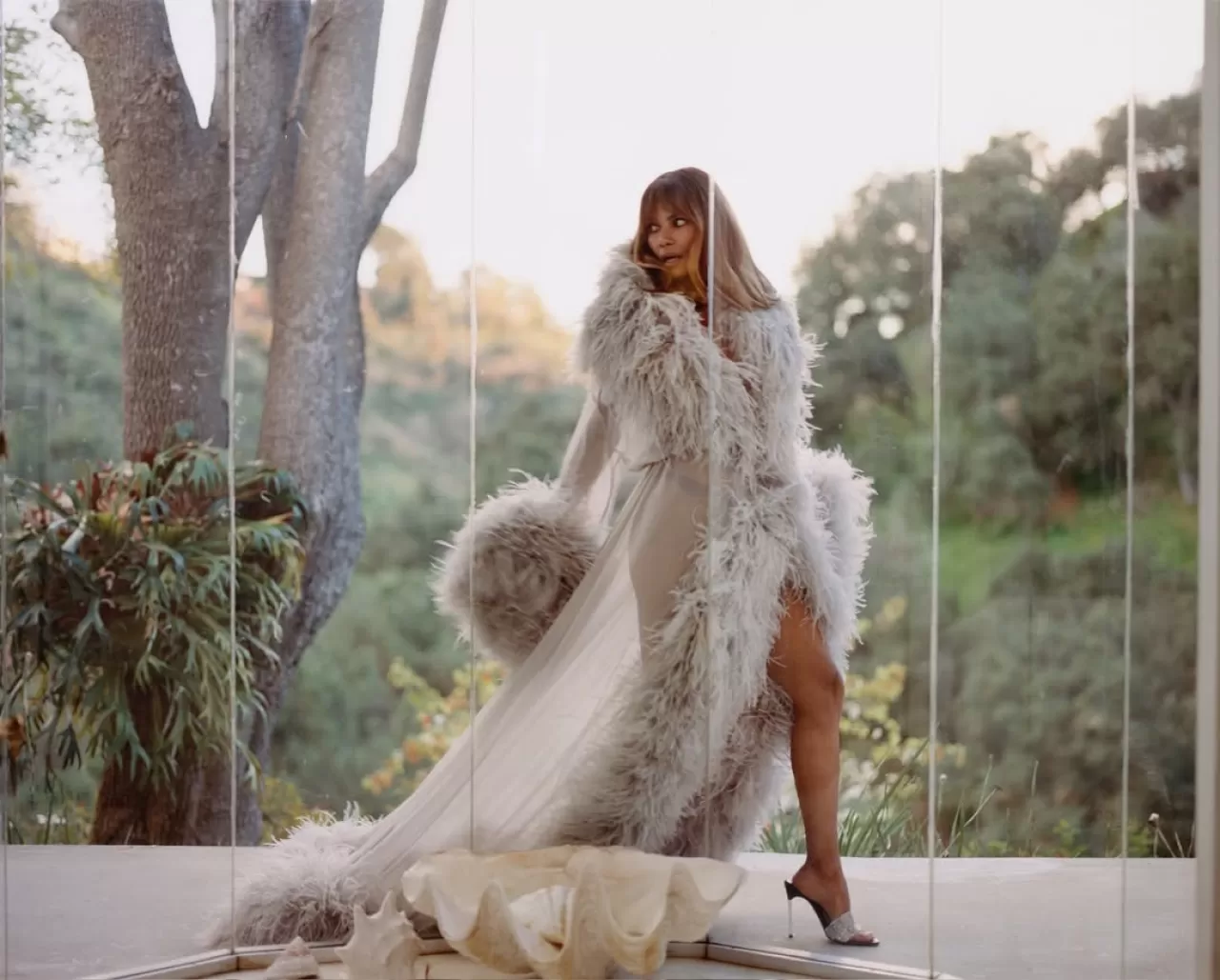 Halle Berry, The Cut Dergisinin Kapağında