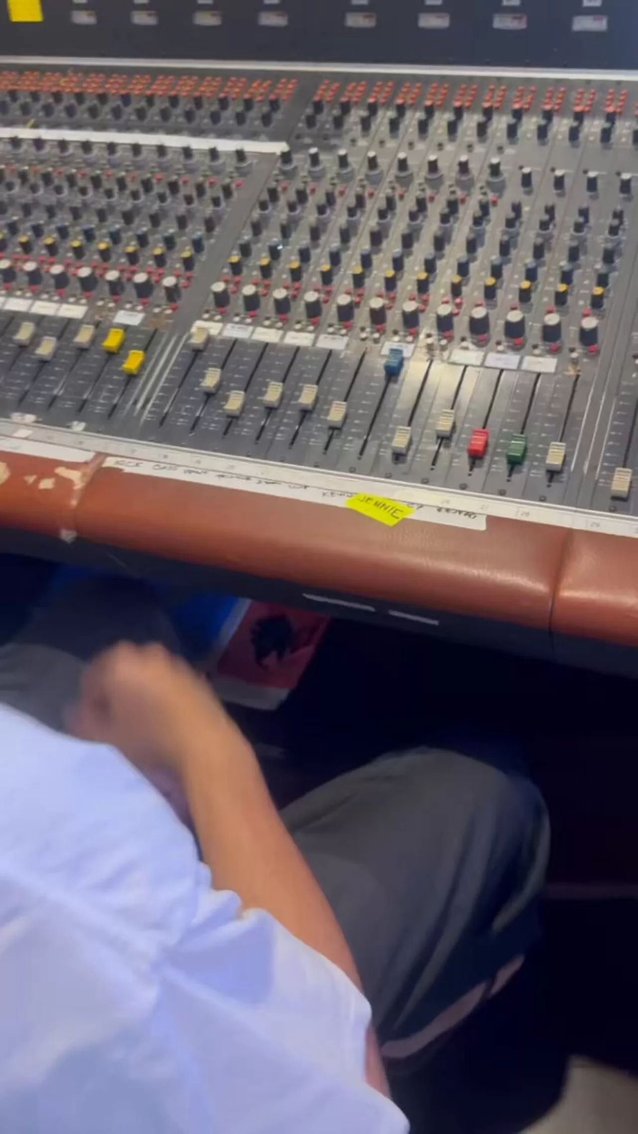 Tame Impala'nın Dracula Remixinde BLACKPINK'ten JENNIE'nin Vokalleri Duyuldu