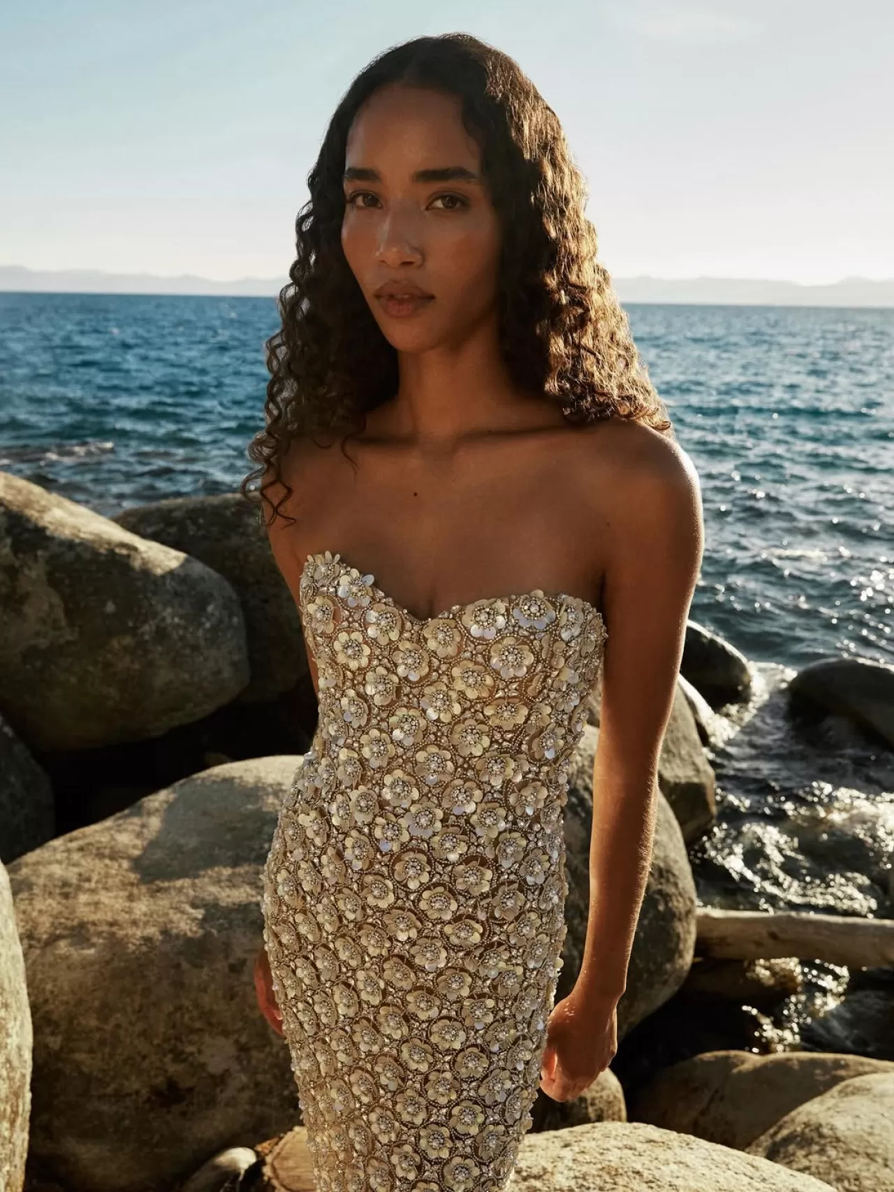 Oscar de la Renta'dan İlkbahar Öncesi 2026 Koleksiyonu: El İşçiliği Ön Planda