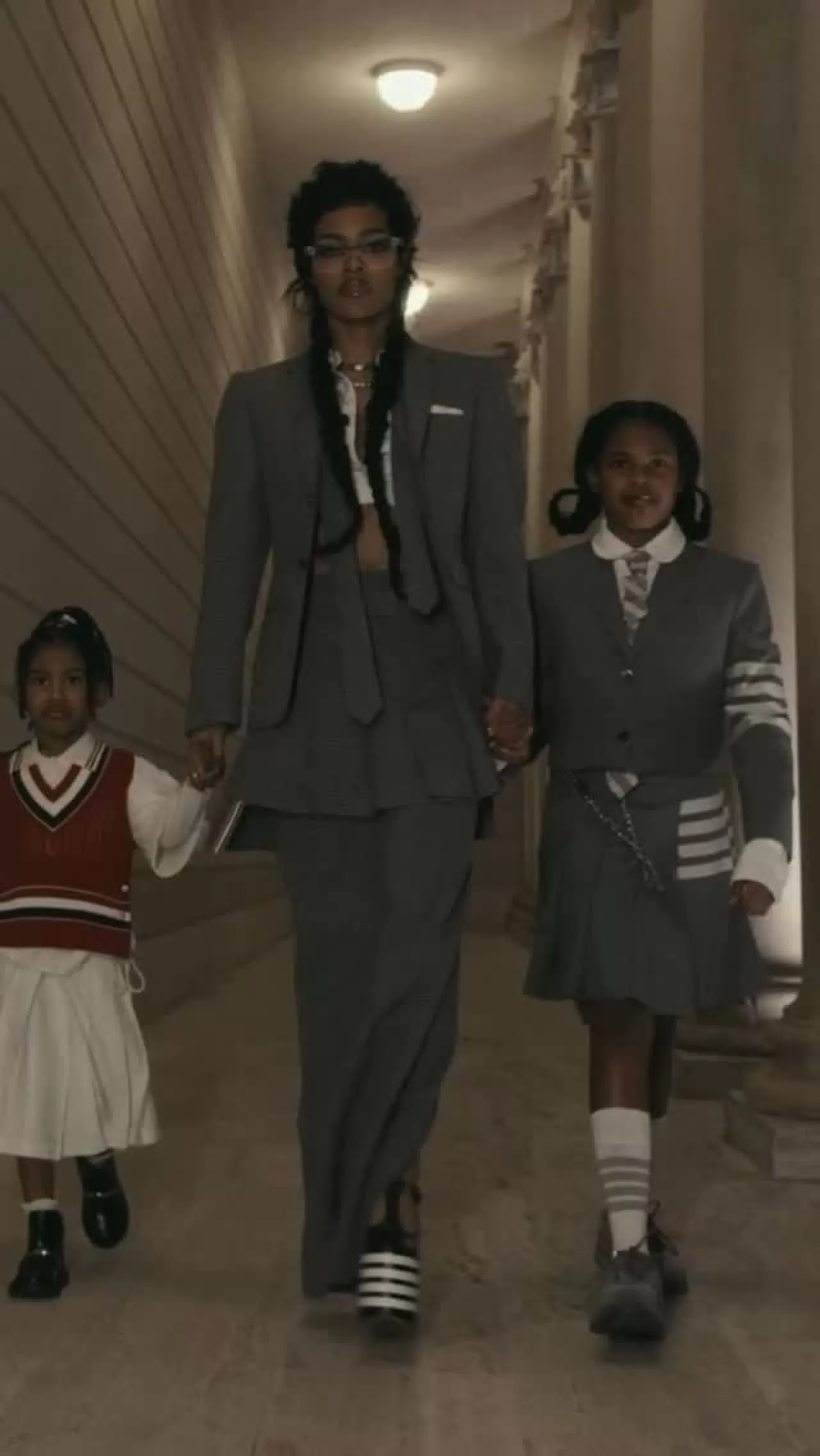 Teyana Taylor, Thom Browne'un Sonbahar 2026 Defilesinde Stil İkonu Statüsünü Sergiledi