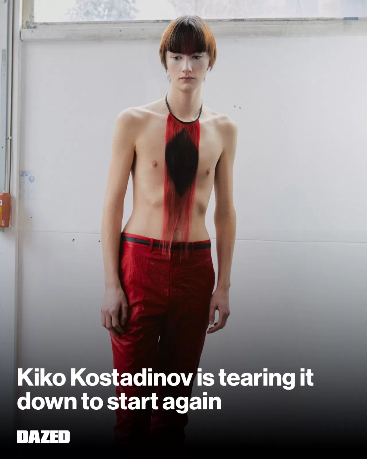 Kiko Kostadinov'un AW26 Koleksiyonu: Anlatıdan Uzak, Yapı ve Malzemenin Dilinde