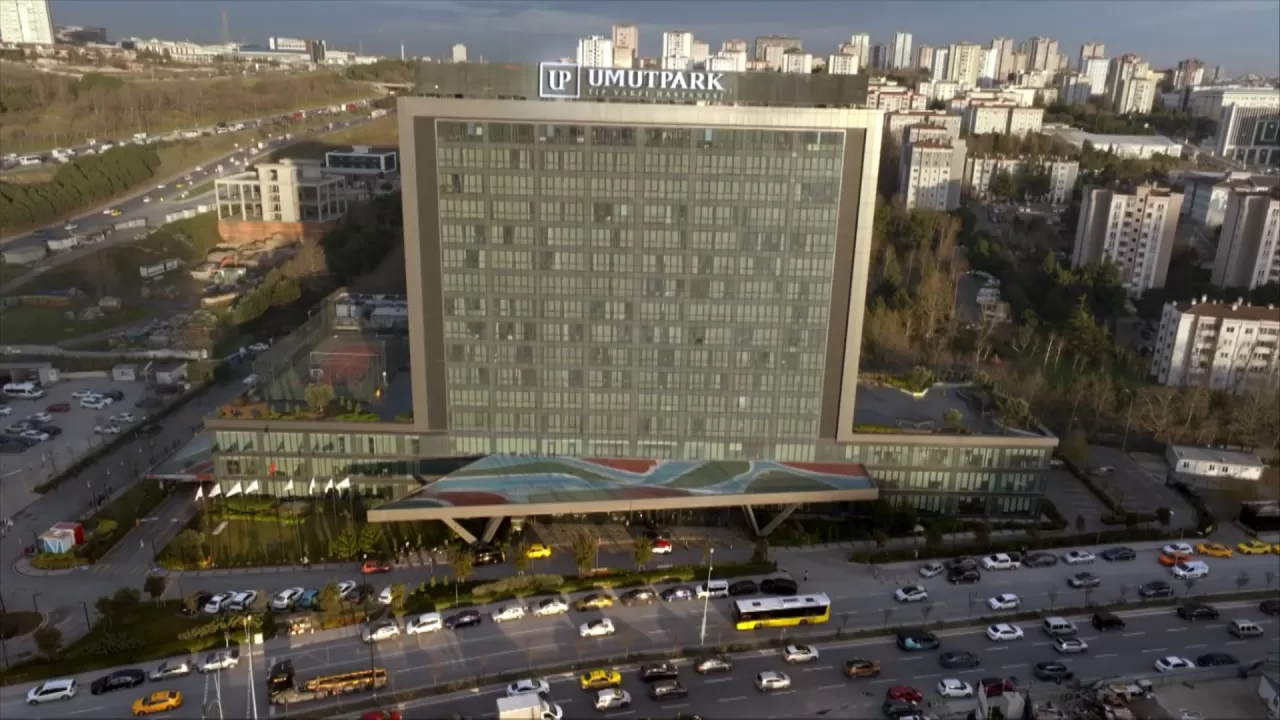 Doktor Başka Hayatta Dizisi, Tıp Dünyasının Sıra Dışı Bir Hikayesini Ekrana Taşıyor