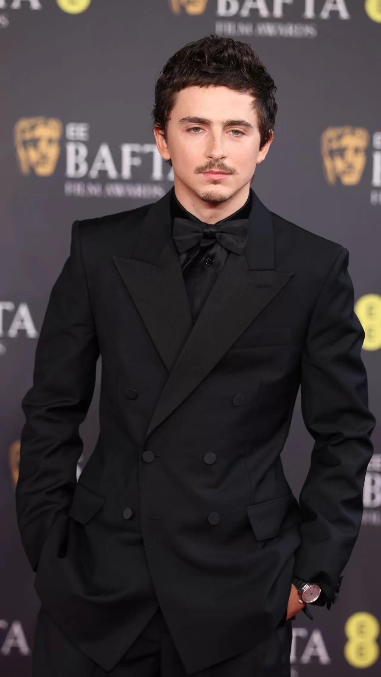 Timothée Chalamet, BAFTA'da Sarah Burton İmzalı Givenchy Tasarımını Tercih Etti