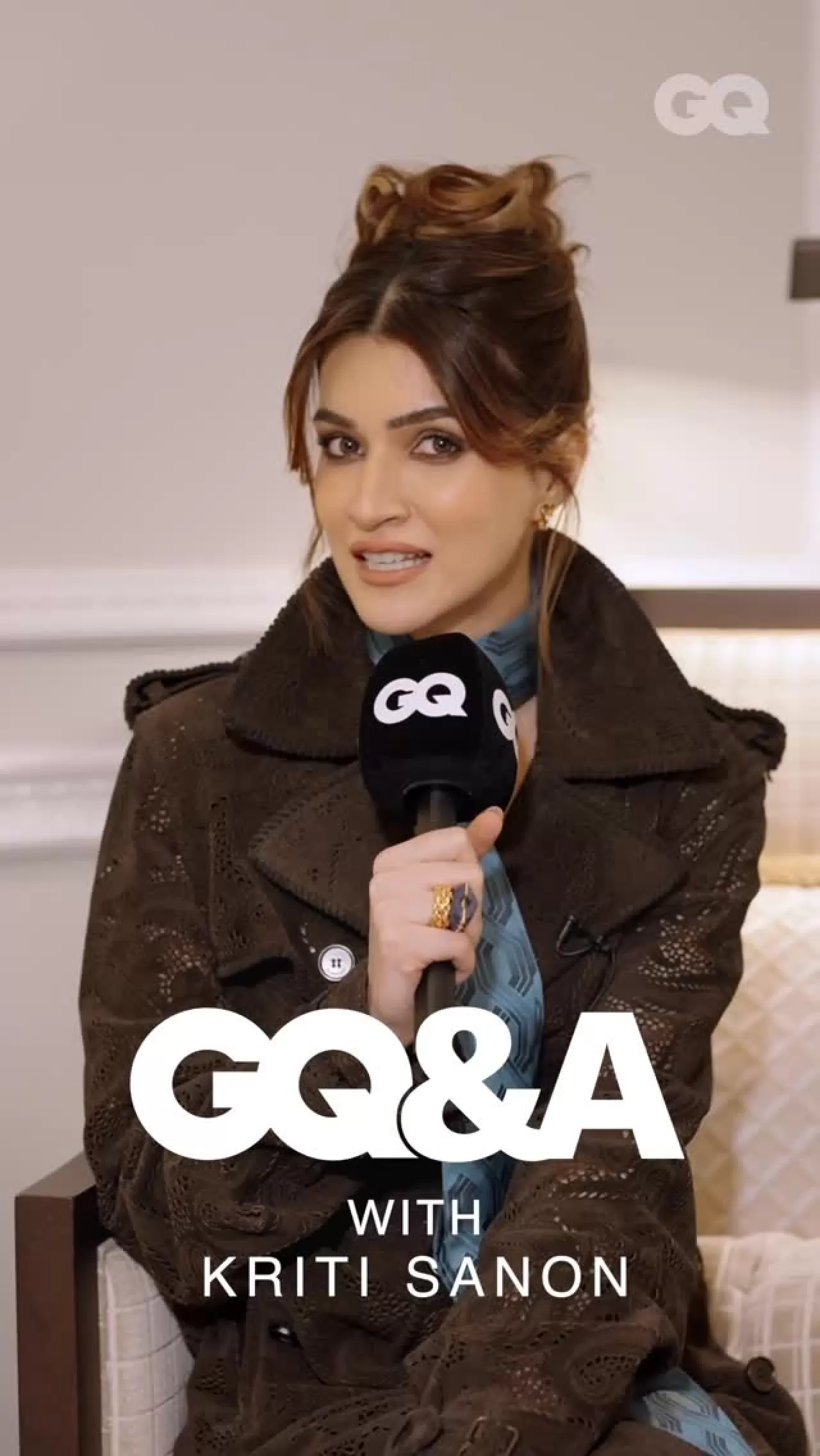 Kriti Sanon Londra'da Burberry Defilesi Öncesi GQ'ya Konuştu