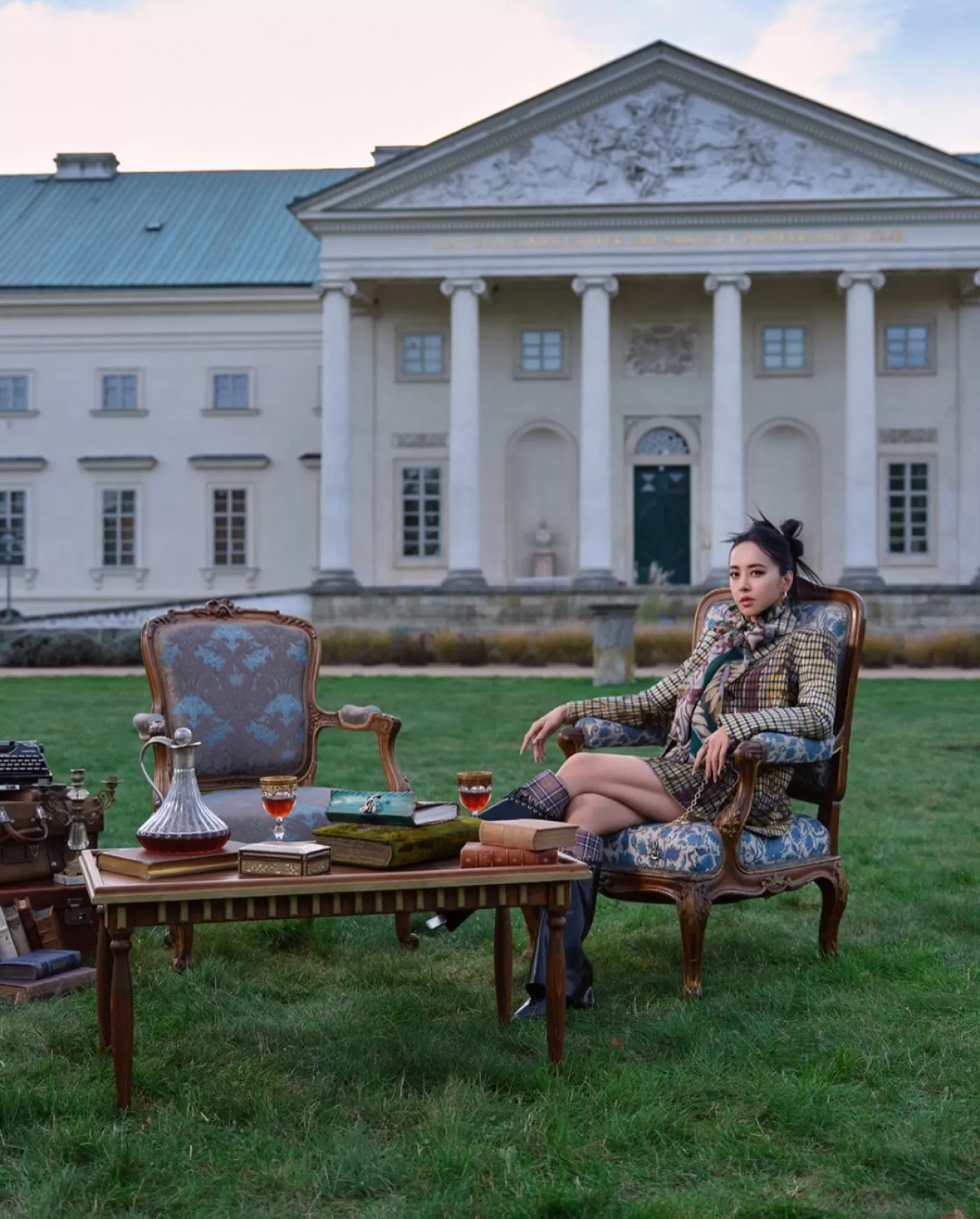 Jolin Tsai, Starlux Airlines' Route Ambassador, Realizes 23-Year Dream with Prague Shoot for Prague Square