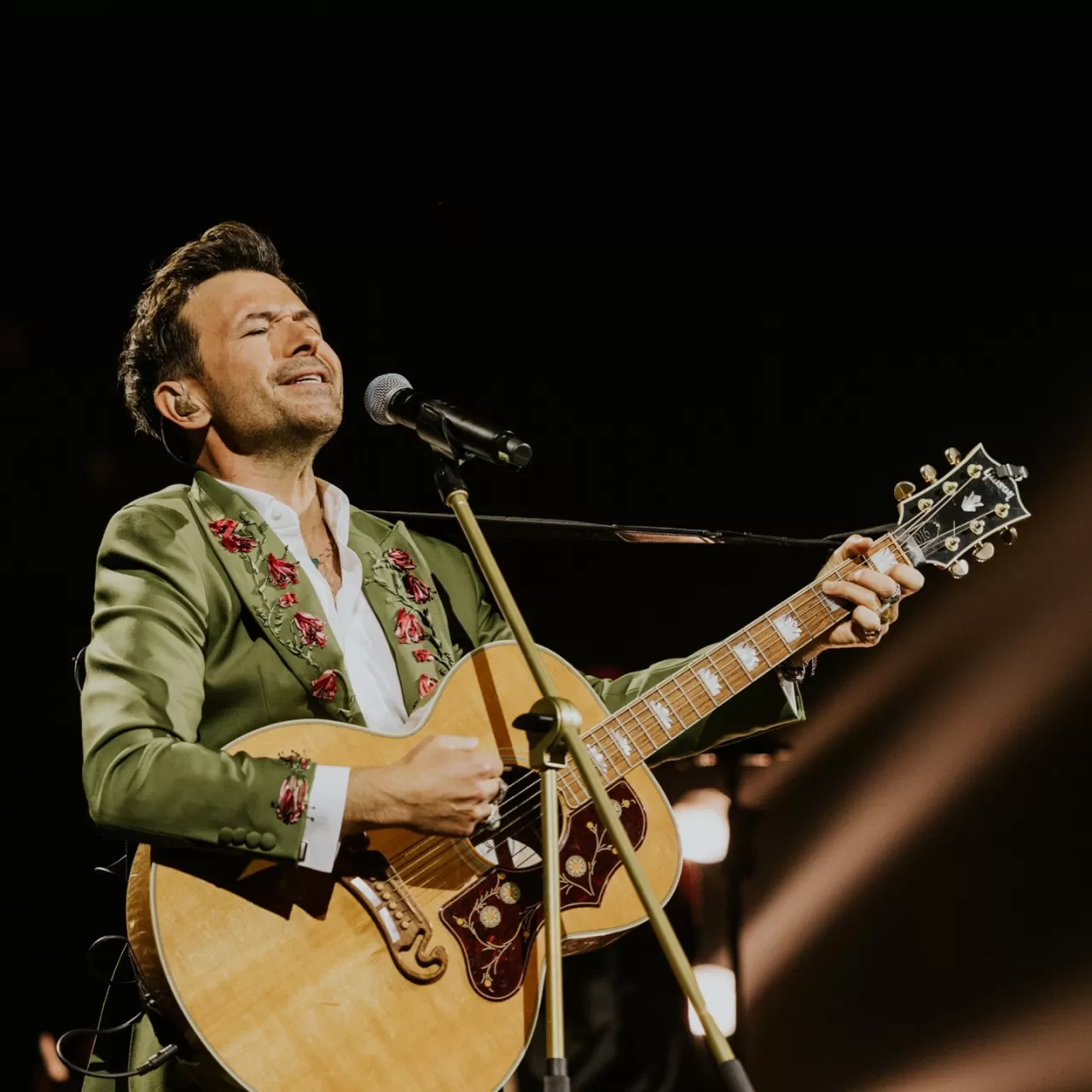 Yalın'dan 17. Konser Sonrası Mayıs Finali Müjdesi